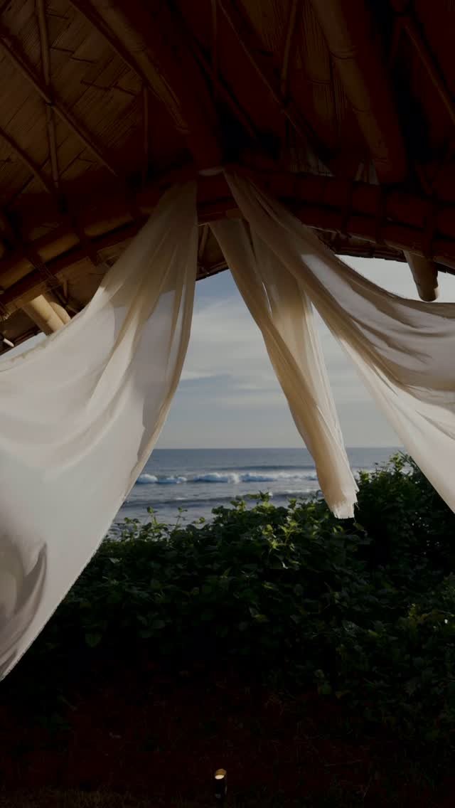 A look at our shoot for @oshom_bali.
This place is truly magical. From the salt water pool, to the treehouses & mangroves - it was a pleasure to shoot and experience ✨