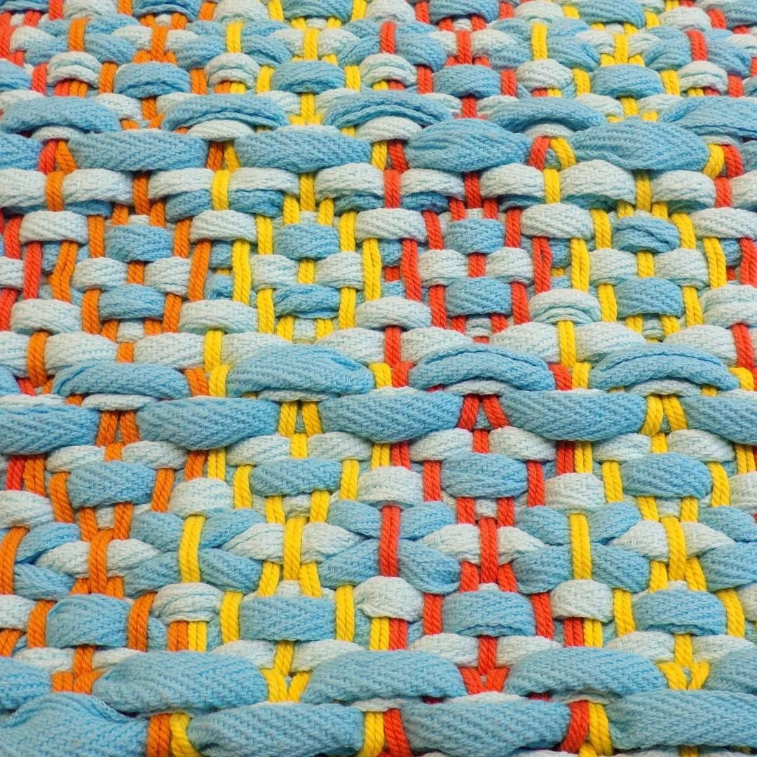 Rag rug weave using cotton twill warp with cotton bias binding weft