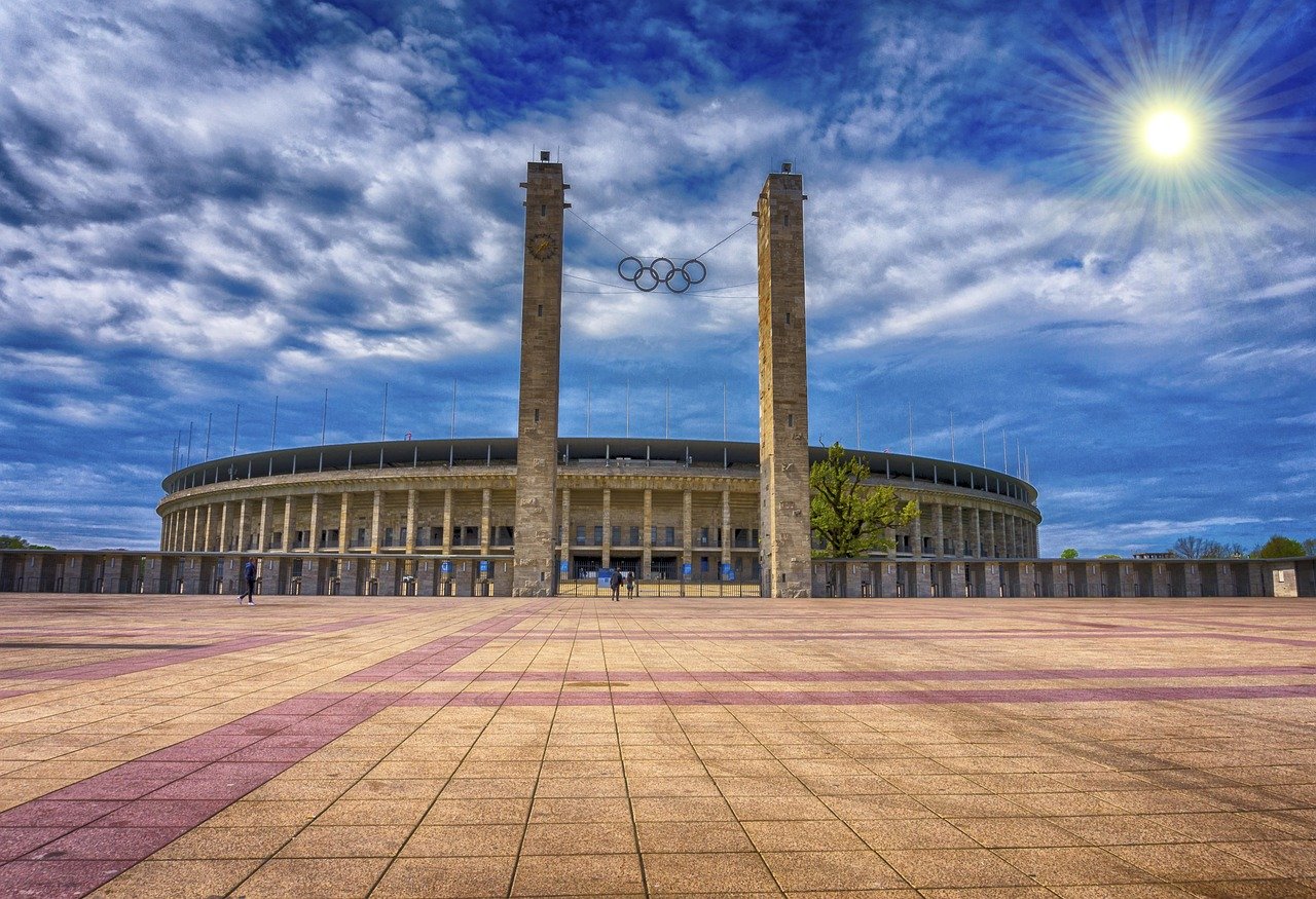 Resa till Berlin f&ouml;r att uppleva NFL-fotboll p&aring; klassiska Olympia Stadion.

➡ 7-10 november &aring;ker vi, tillsammans med, @nflpodden till Berlin f&ouml;r att se Indianapolis Colts mot Atlanta Falcons. Vi bor p&aring; mycket h&auml;rliga 