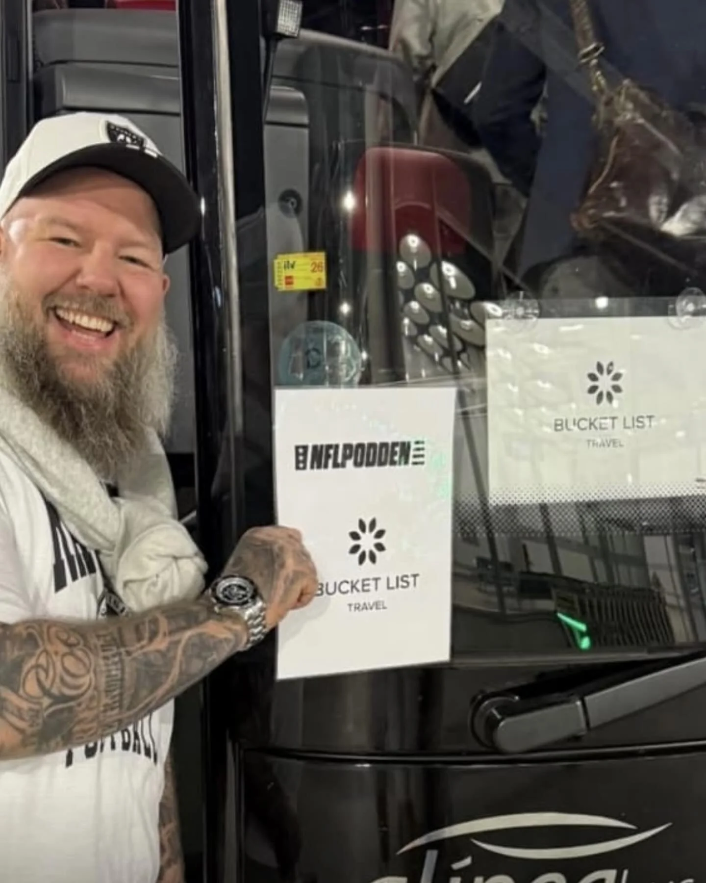 M&ouml;t Peter &rdquo;Sk&aring;ne&rdquo; Larsson. En av v&aring;ra f&auml;rdledare p&aring; NFL-resorna. Just nu &auml;r han i Madrid p&aring; &aring;rets sista gruppresa i samarbete med @nflpodden . I morgon m&ouml;ts Miami Dolphins och Washington C