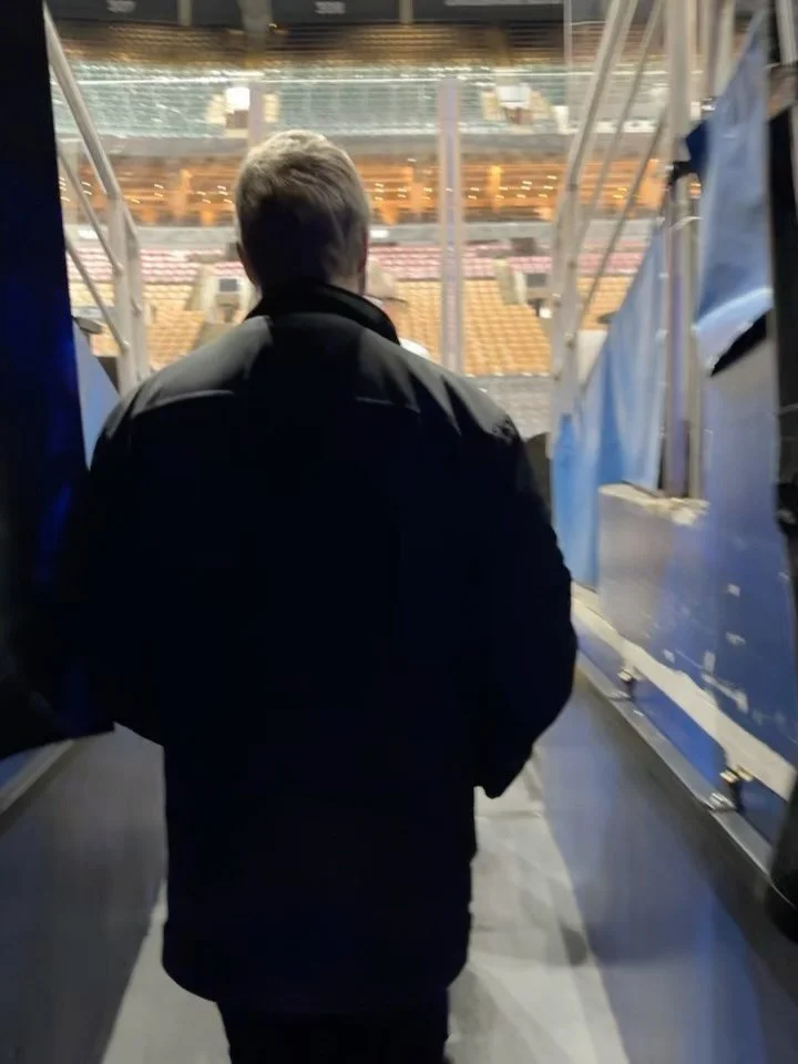 V&aring;r grupp i Toronto fick njuta av en rundtur p&aring; Scotiabank Arena. V&aring;r duktiga guide Jackie tog v&auml;l hand om oss och sj&auml;lvklart blev det ett bes&ouml;k i omkl&auml;dningsrummen. #hockeyresa #bucketlist✔️ @scotiabankarena