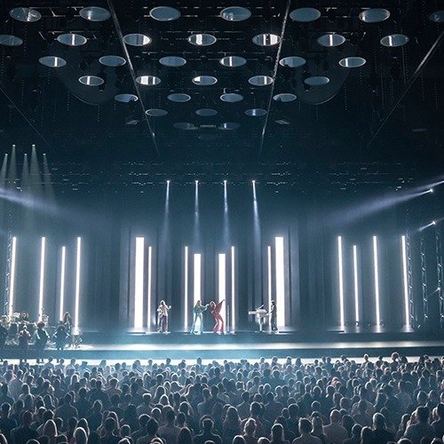 🕺 F&ouml;lj till London och upplev den spektakul&auml;ra showen ABBA Voyage! 🎶

I den specialbyggda ABBA Arena m&ouml;ts banbrytande teknik och ABBAs tidl&ouml;sa hits i en konsertupplevelse ut&ouml;ver det vanliga. Sjung med i klassiker som Dancin