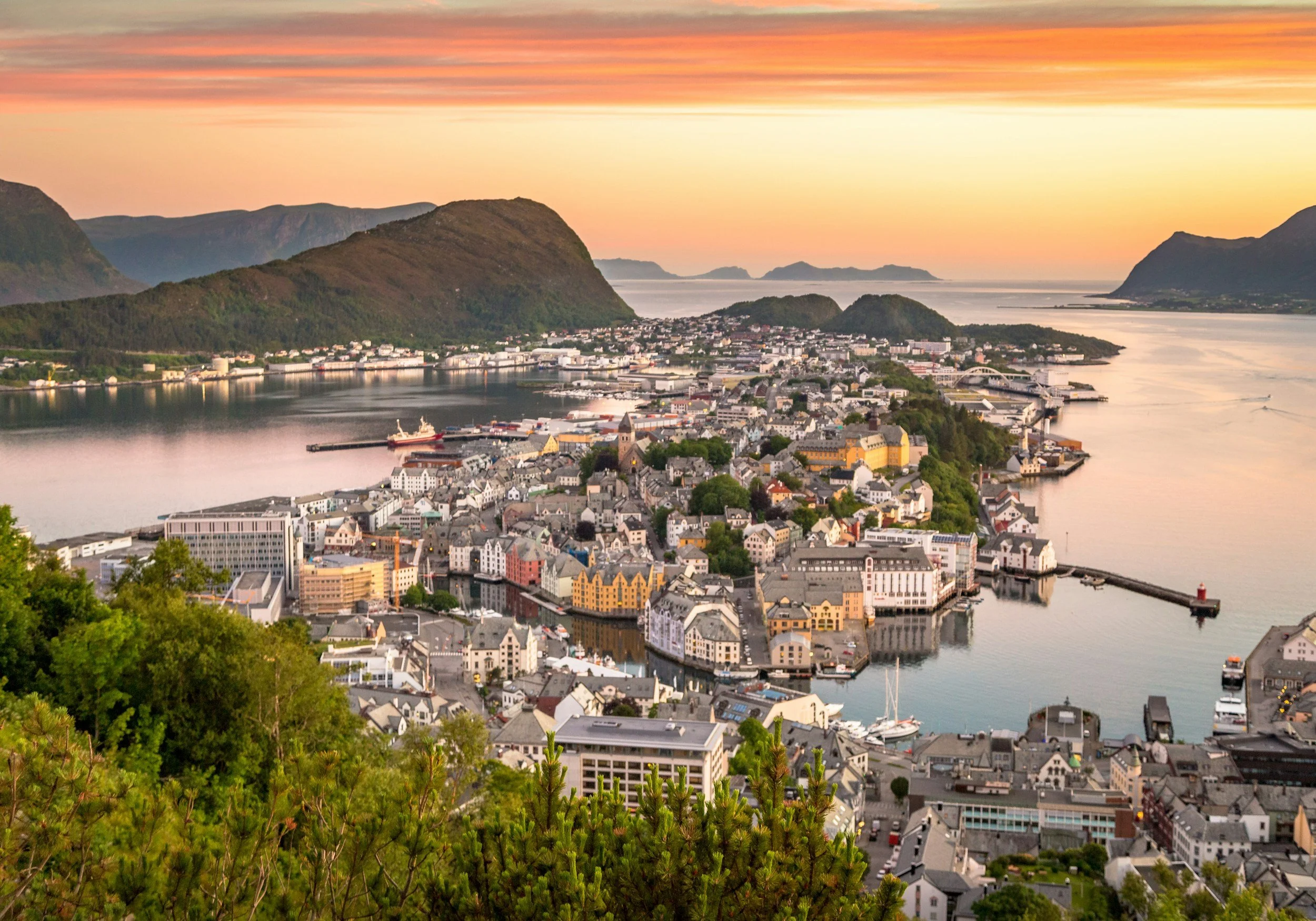 Ålesund, ett av stoppen på kryssningen i norska fjordar