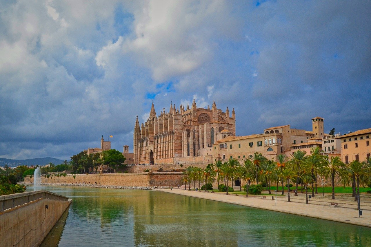 Upplev Katedralen i Palma på resa till Mallorca