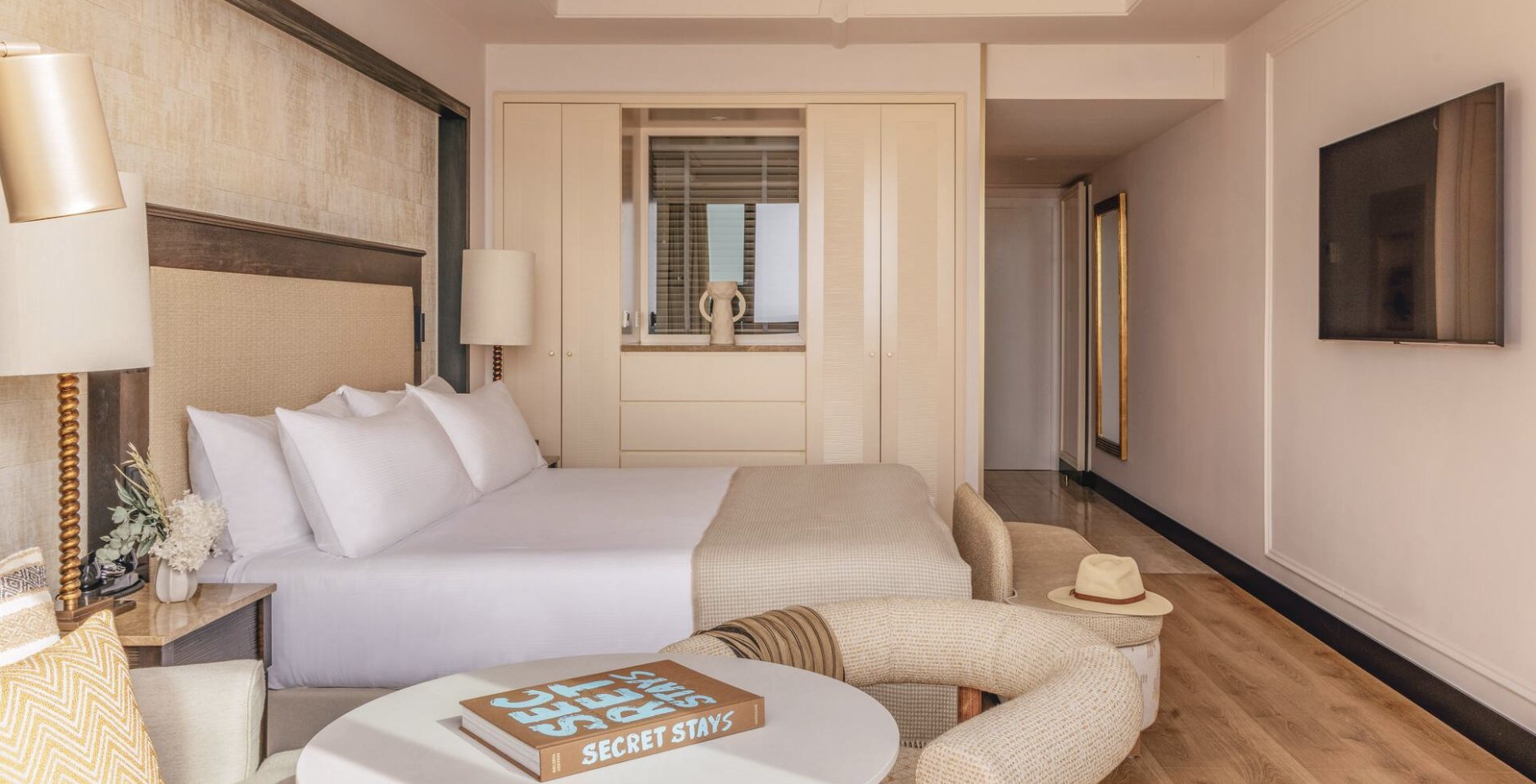 Superior Room - Utsikt mot hotellets omgivningar | 1 king size-säng eller 2 enkelsängar | 43 m²