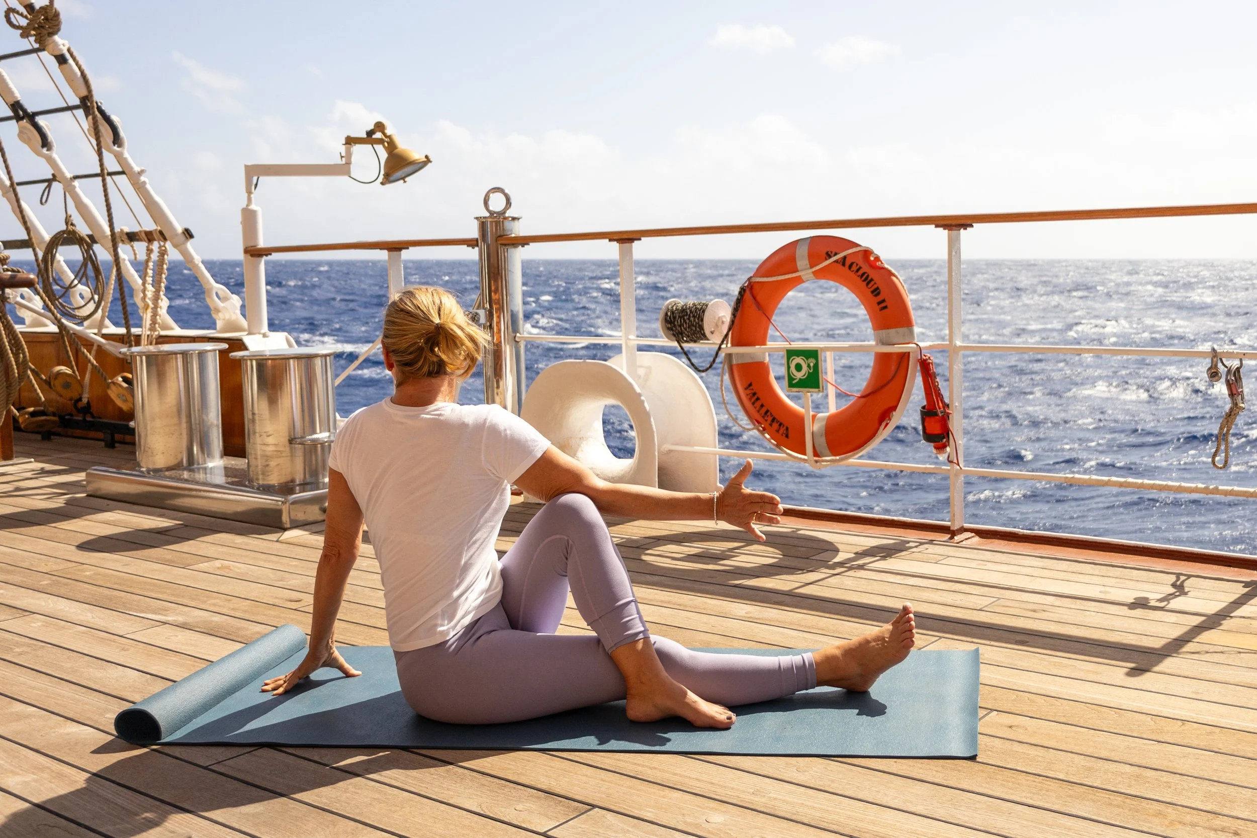 Yoga på däck