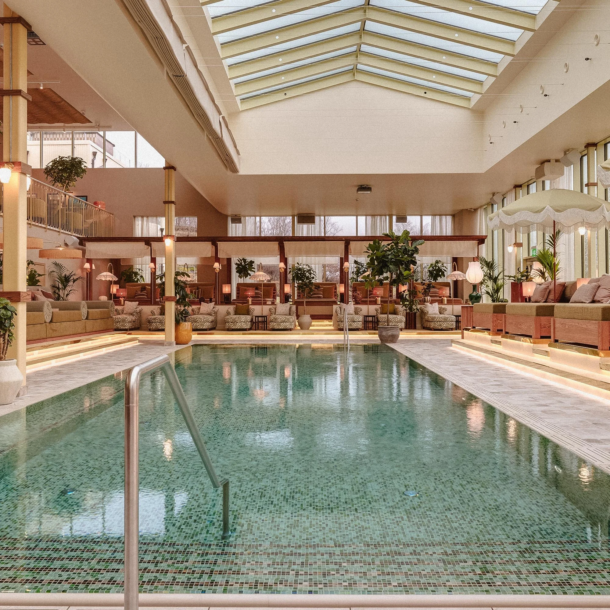 baybay-hjortviken-poolclub.jpg