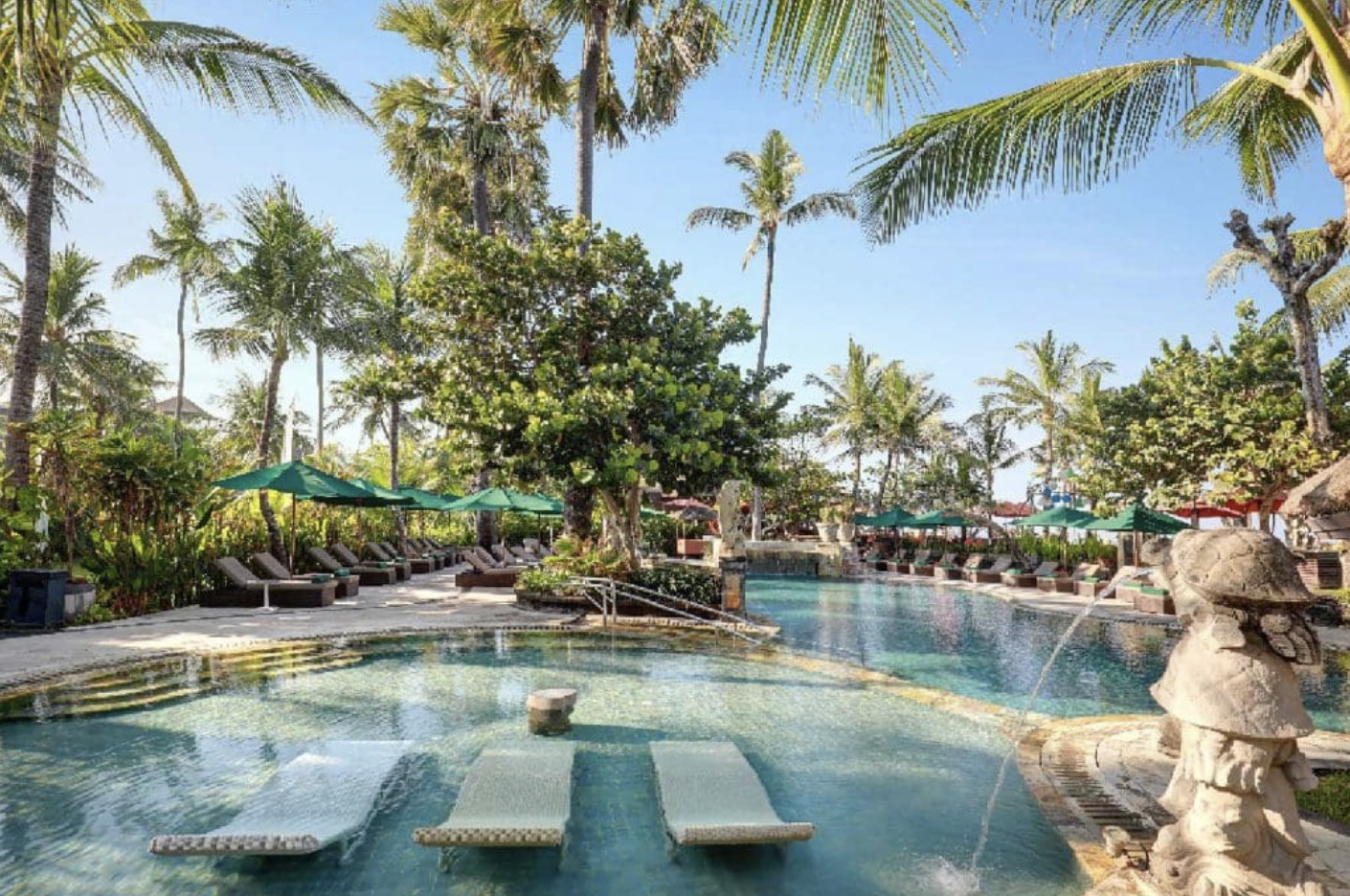 Legian Beach Hotel pool