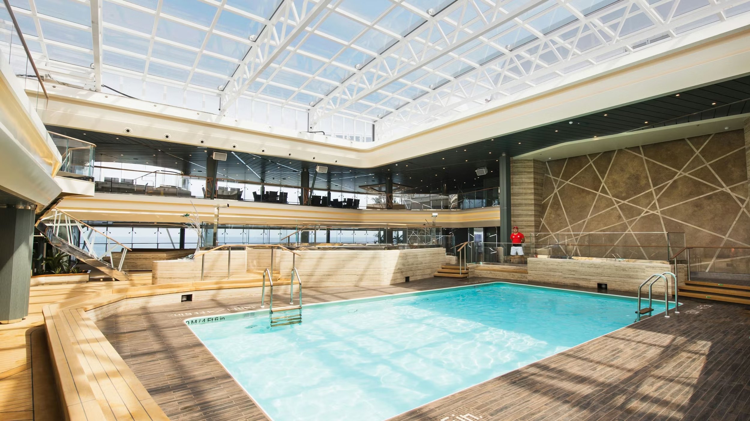 Inomhuspool på MSC Virtuosa