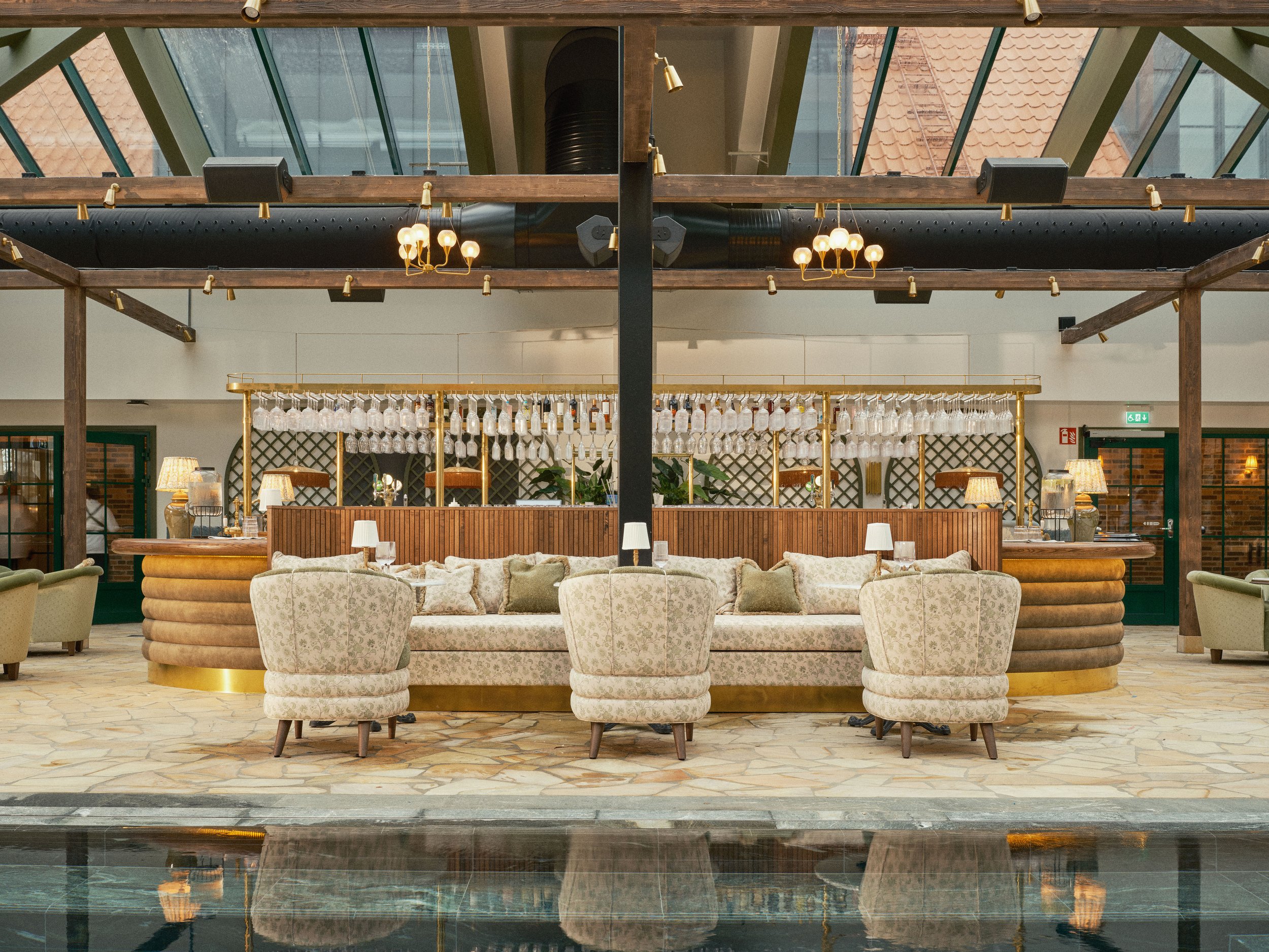 MaryHill-SugarClub-poolbar.jpg