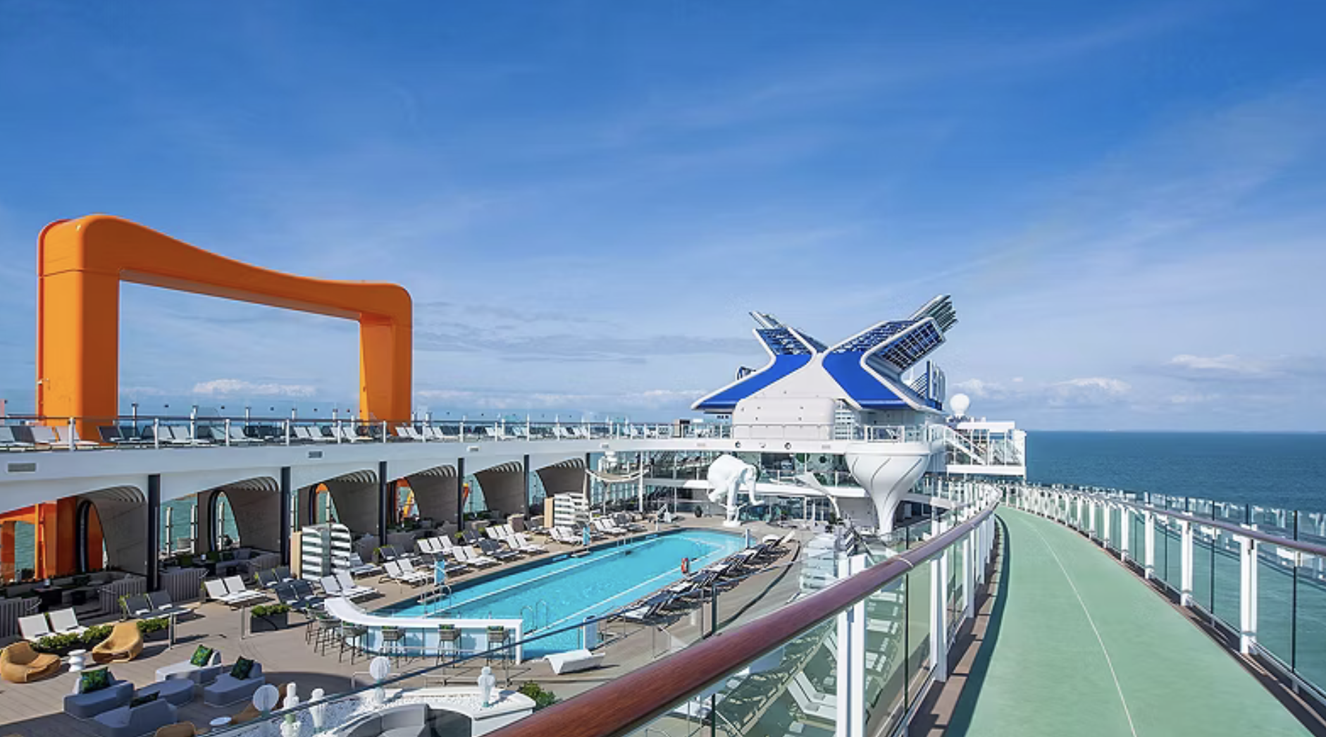 Pool ombord på Celebrity Cruises kryssning.png