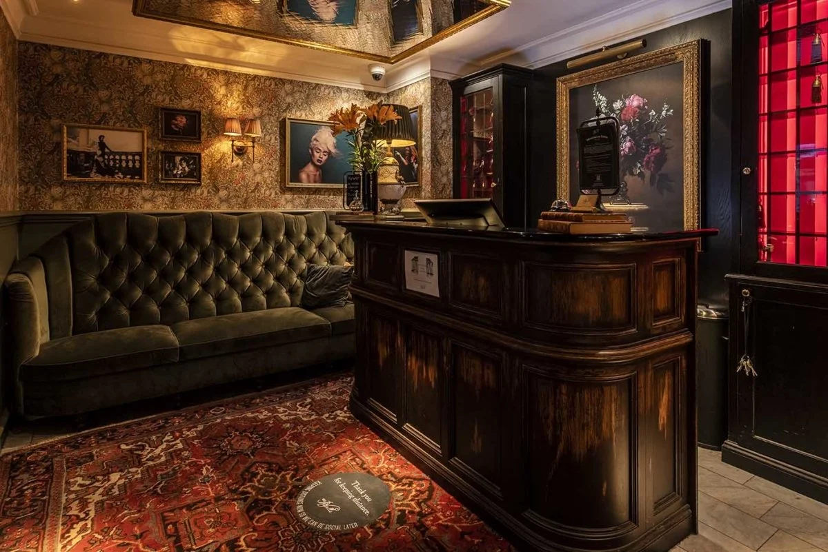 hotel-pigalle-lobby.jpg