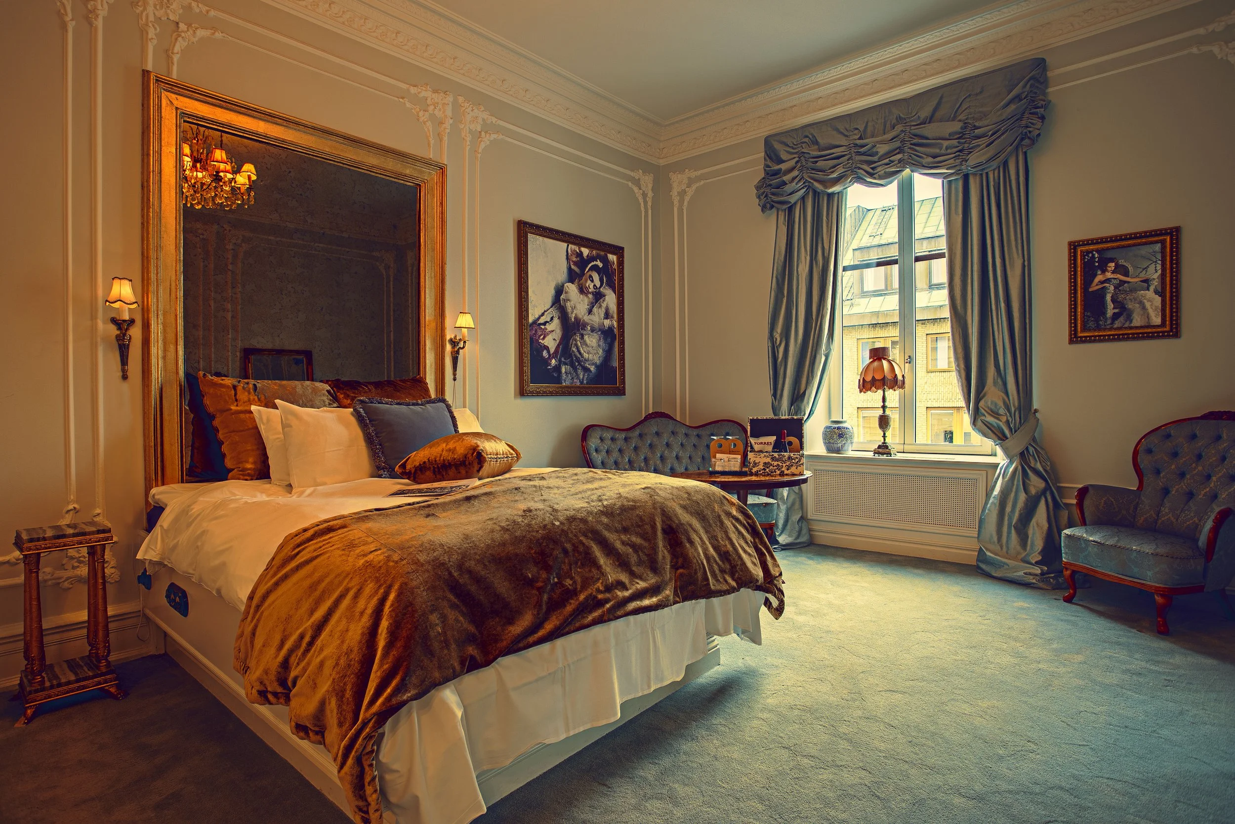 Pigalle-room.jpg