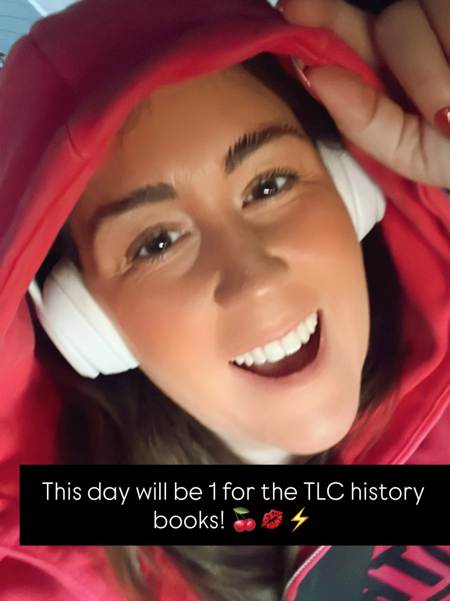 Today is a Moment&hellip; This is THE moment! 

1. TONIGHT: Hosting my 1st in-person event since Match 2020

and&hellip;

1. I&rsquo;ve waited 5 years to launch what is about to launch (legally - not because I suck)

Ya! They are BOTH #1s ⚡️⚡️

This 
