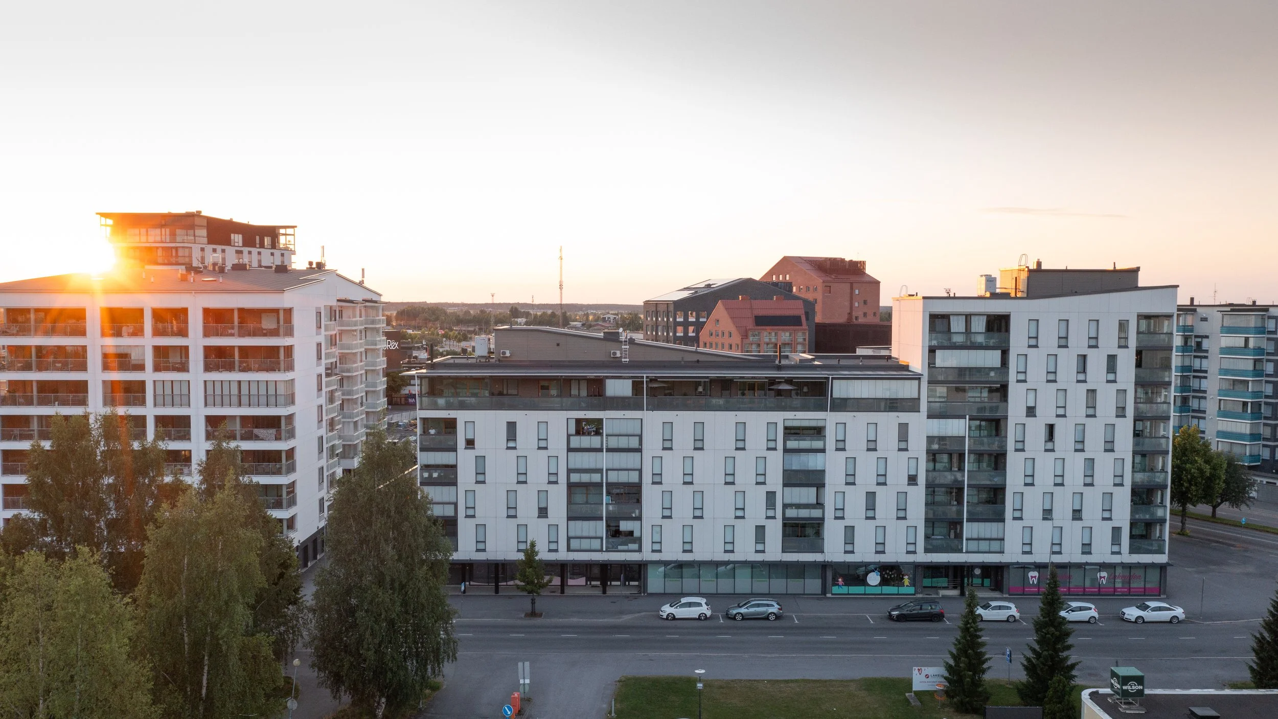 Asunnot sijaitsevat 2. kerroksessa, johon on rajattu pääsy turvallisuuden varmistamiseksi.