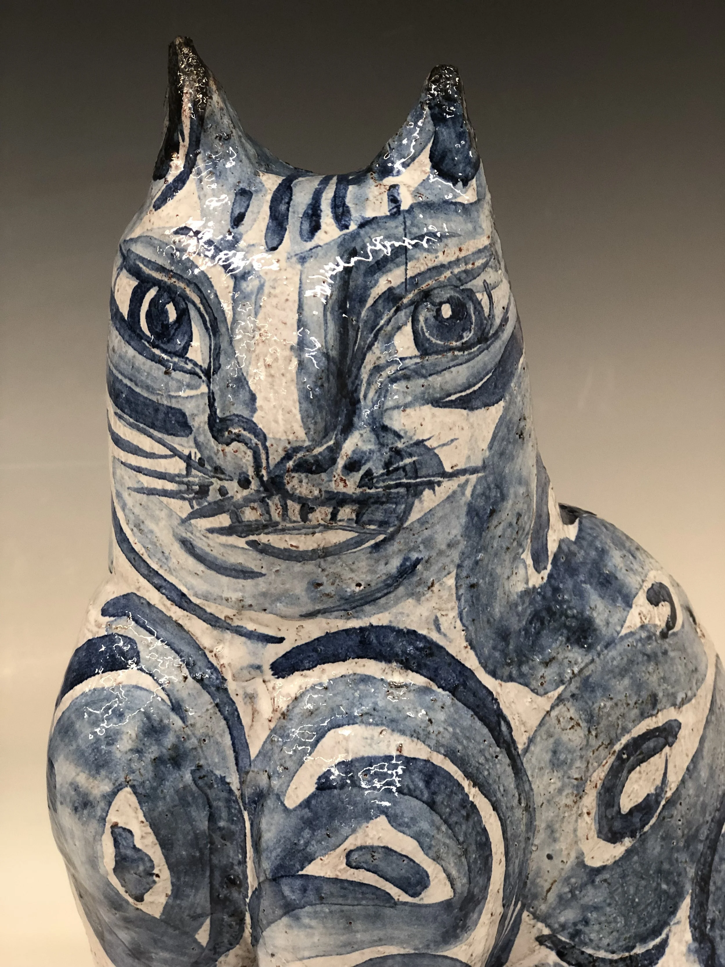 susan halls majolica mantel cat 2 closeup.jpg