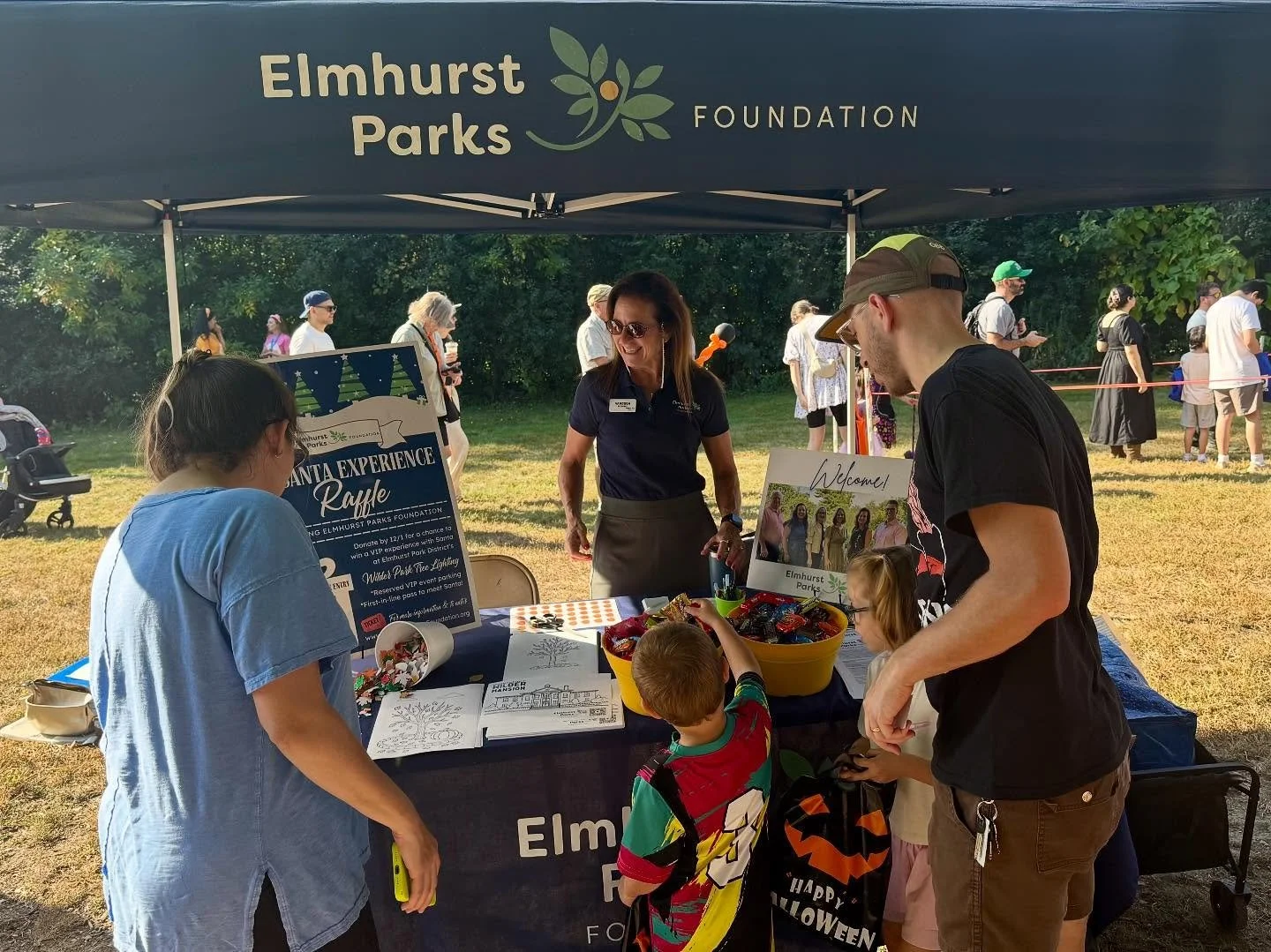 ☀️🍂 What a perfect fall morning! It&rsquo;s a gorgeous day at Wild Meadows Trace Park for Elmhurst Park District&rsquo;s Family Fall Fest 🎃✨

Elmhurst Parks Foundation is here with candy, coloring sheets, and info on our VIP Santa Experience Raffle
