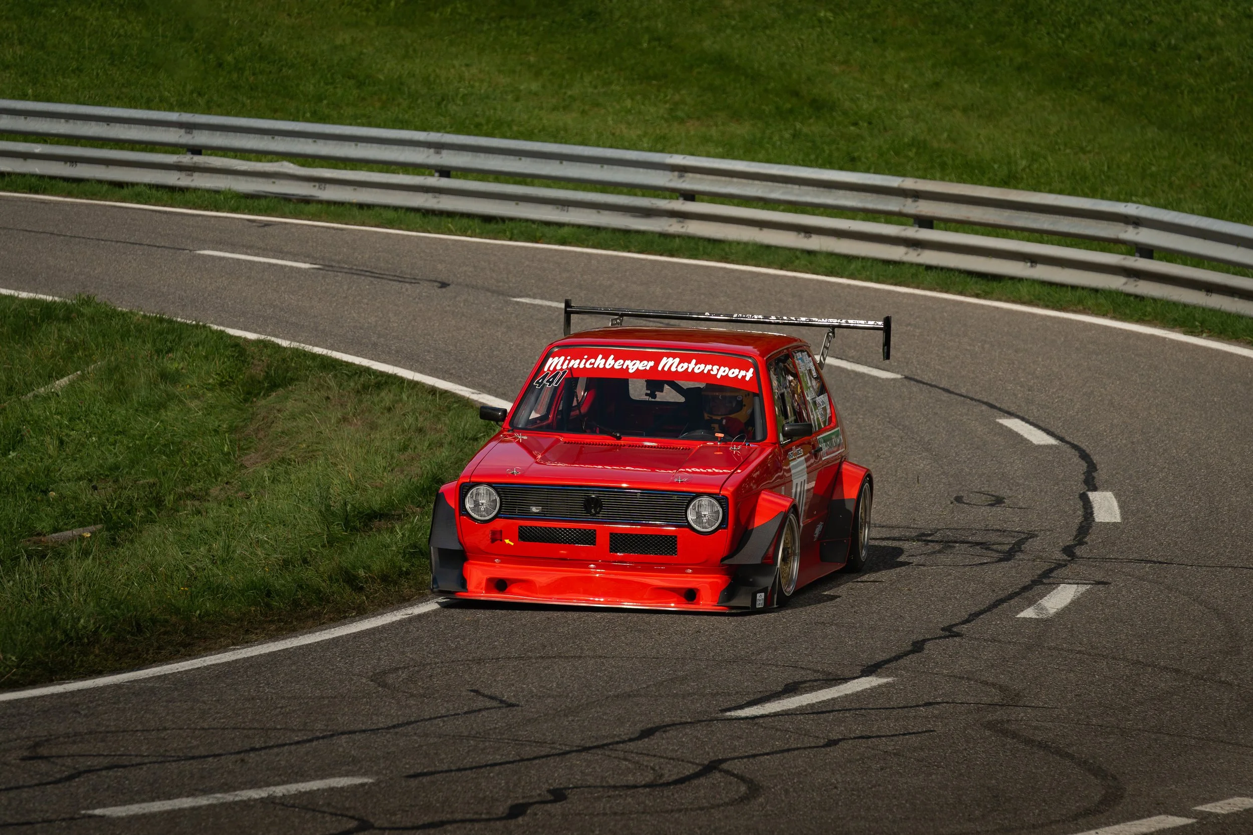 Exklusive Bilder vom Bergrennen Gurnigel 2025 in der Schweiz. Erleben Sie die Highlights der Schweizer Bergmeisterschaft mit spektakulären Aufnahmen von Tourenwagen und Klassikern. Professionelle Motorsport-Fotografie von dream-pictures.ch.