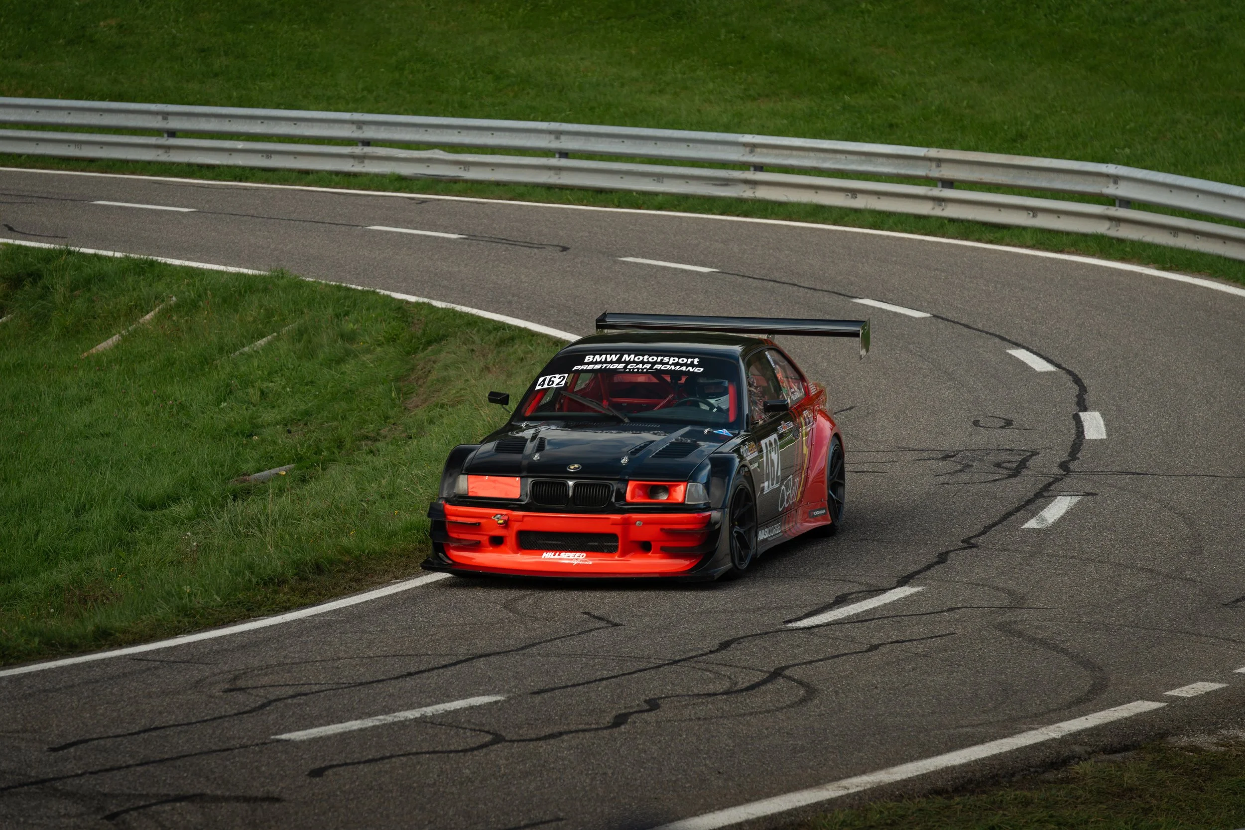 Exklusive Bilder vom Bergrennen Gurnigel 2025 in der Schweiz. Erleben Sie die Highlights der Schweizer Bergmeisterschaft mit spektakulären Aufnahmen von Tourenwagen und Klassikern. Professionelle Motorsport-Fotografie von dream-pictures.ch.