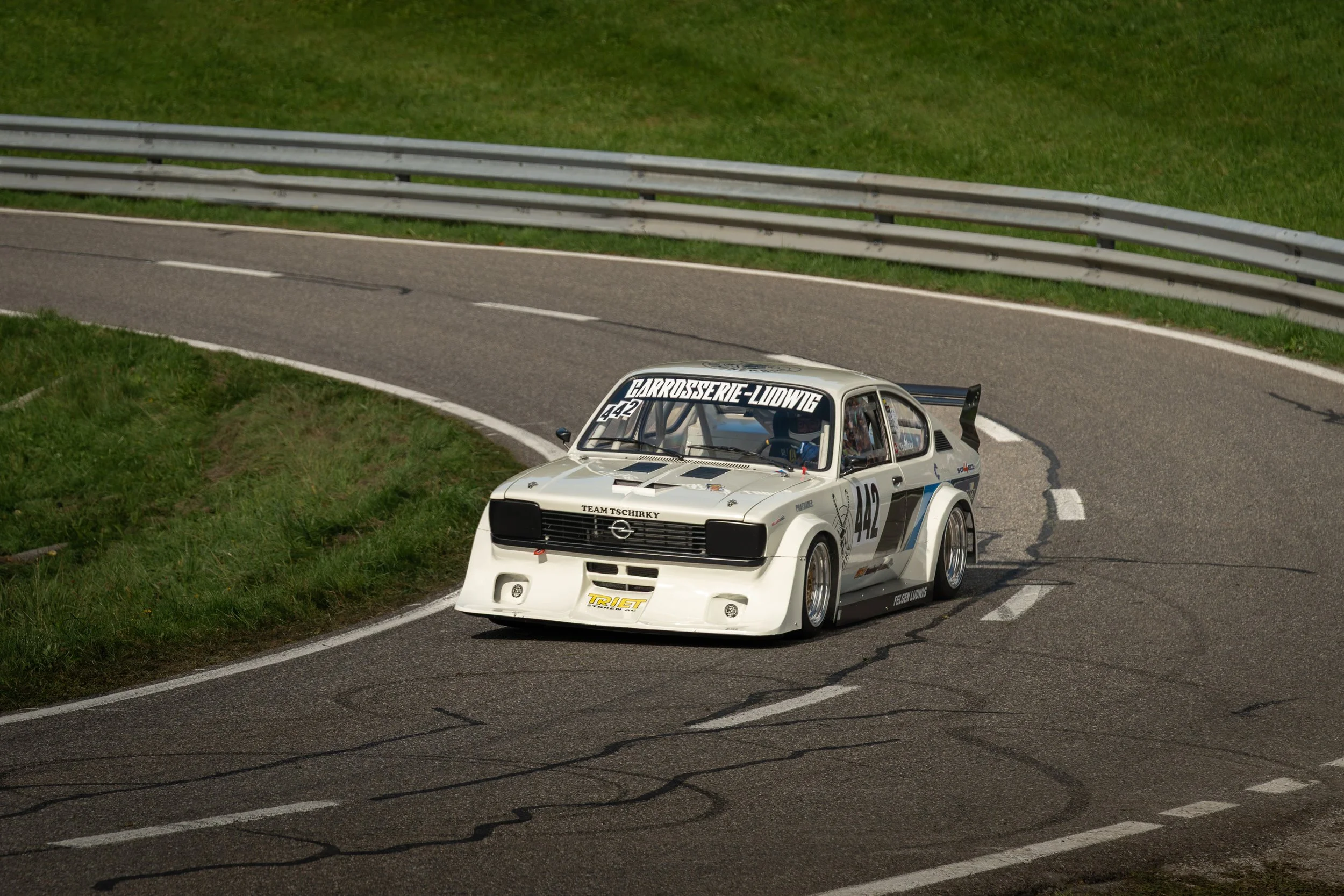 Exklusive Bilder vom Bergrennen Gurnigel 2025 in der Schweiz. Erleben Sie die Highlights der Schweizer Bergmeisterschaft mit spektakulären Aufnahmen von Tourenwagen und Klassikern. Professionelle Motorsport-Fotografie von dream-pictures.ch.

Opel Kad