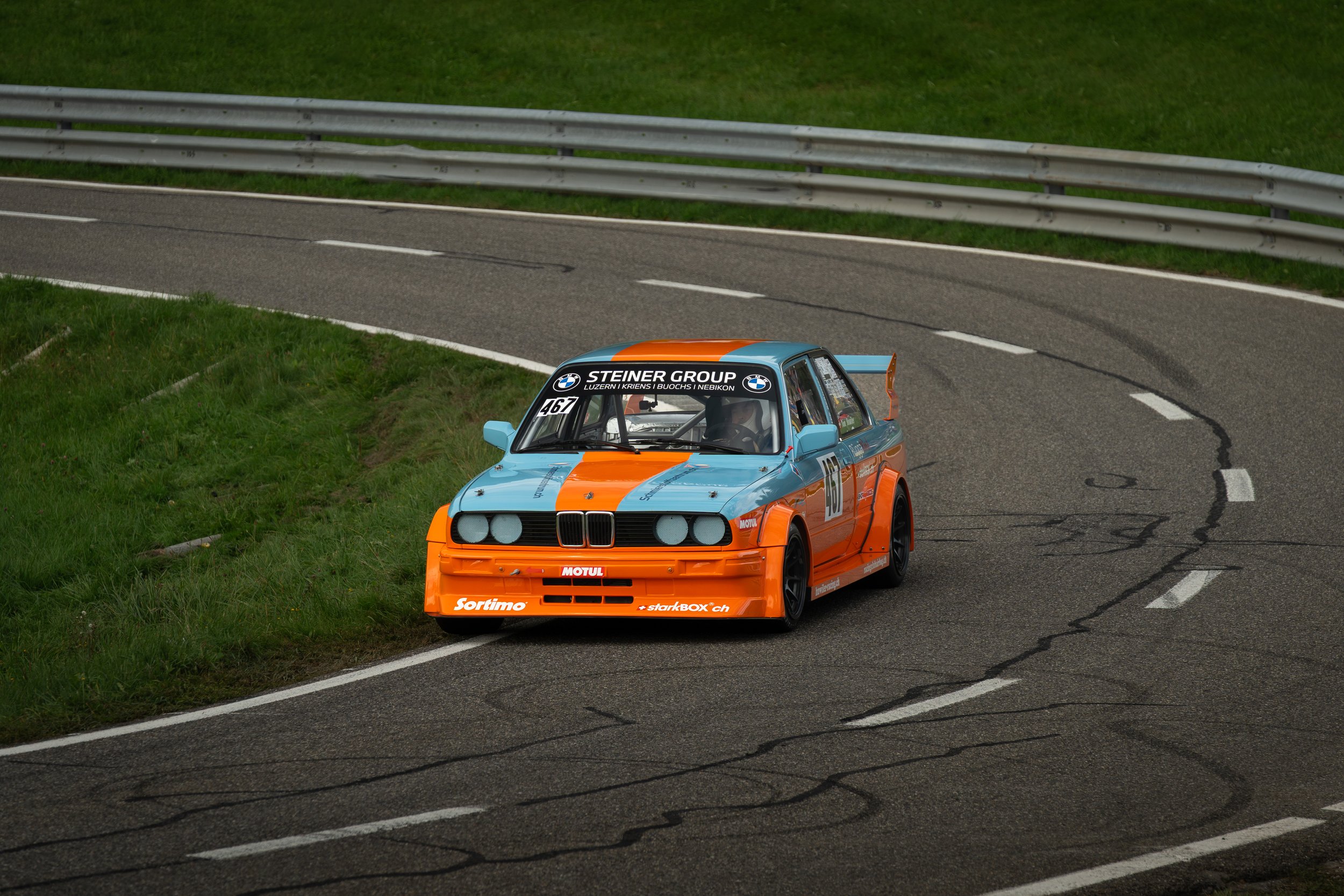 Exklusive Bilder vom Bergrennen Gurnigel 2025 in der Schweiz. Erleben Sie die Highlights der Schweizer Bergmeisterschaft mit spektakulären Aufnahmen von Tourenwagen und Klassikern. Professionelle Motorsport-Fotografie von dream-pictures.ch.

BMW E30