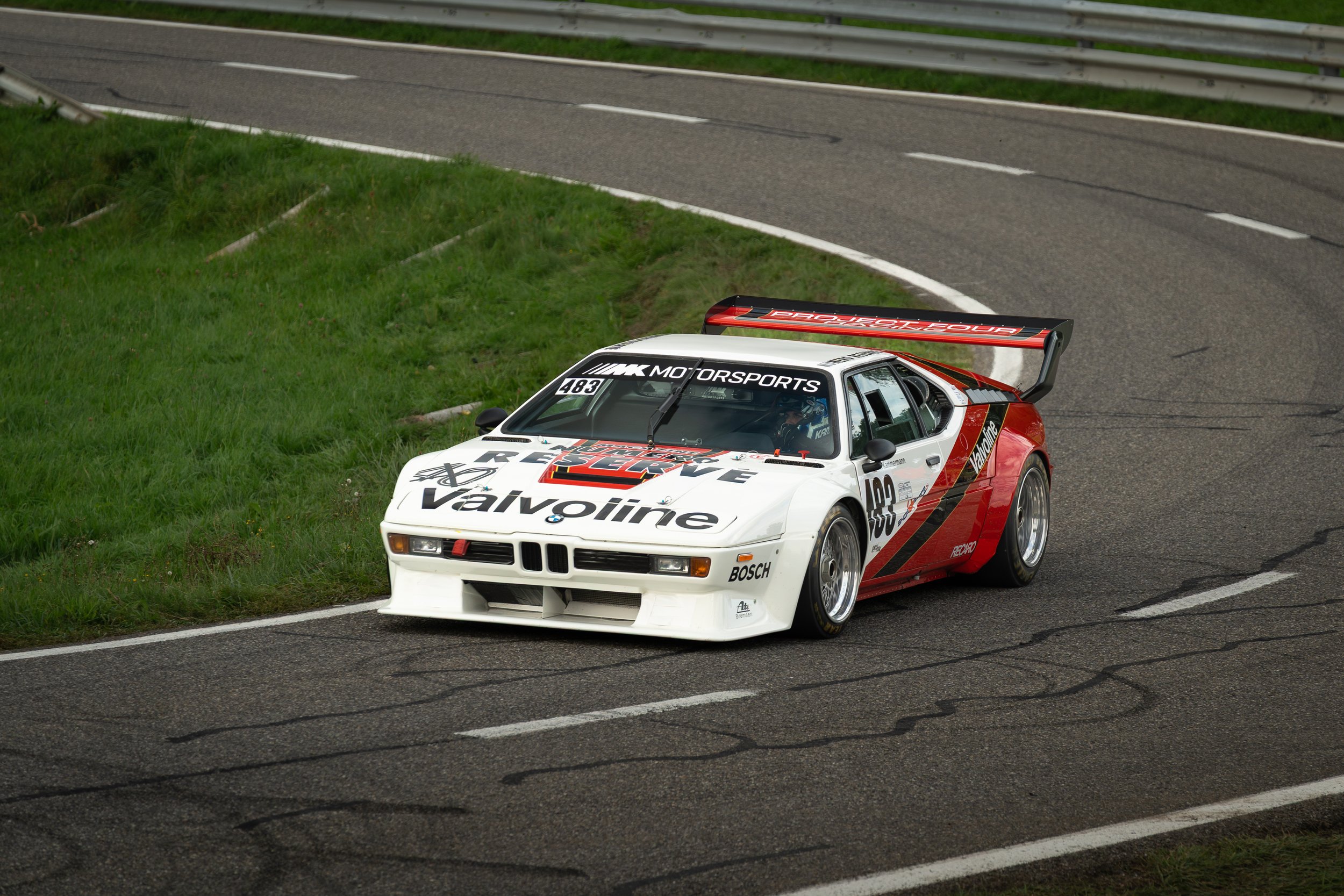 Exklusive Bilder vom Bergrennen Gurnigel 2025 in der Schweiz. Erleben Sie die Highlights der Schweizer Bergmeisterschaft mit spektakulären Aufnahmen von Tourenwagen und Klassikern. Professionelle Motorsport-Fotografie von dream-pictures.ch.

BMW M1 P