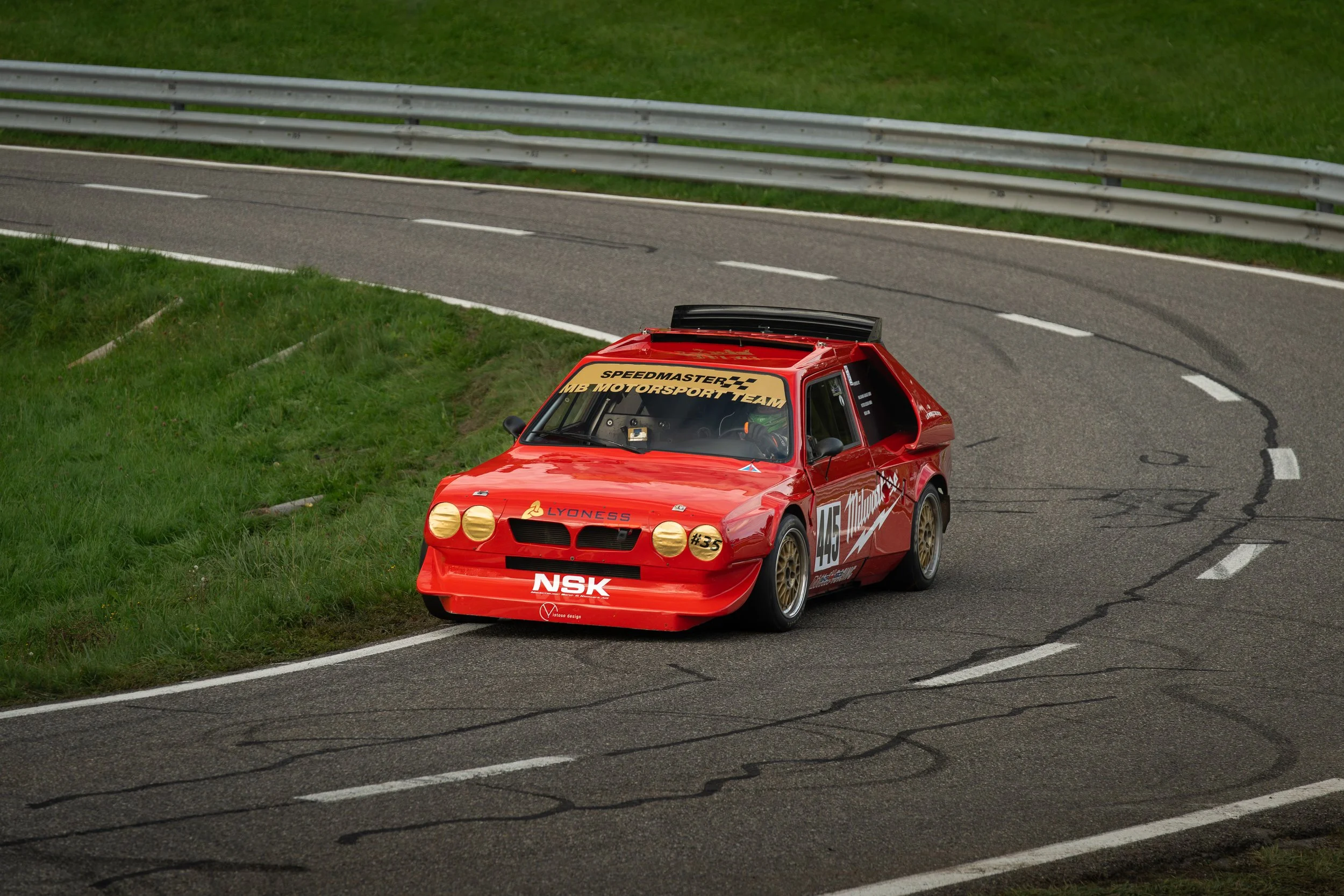 Exklusive Bilder vom Bergrennen Gurnigel 2025 in der Schweiz. Erleben Sie die Highlights der Schweizer Bergmeisterschaft mit spektakulären Aufnahmen von Tourenwagen und Klassikern. Professionelle Motorsport-Fotografie von dream-pictures.ch.

Lancia D