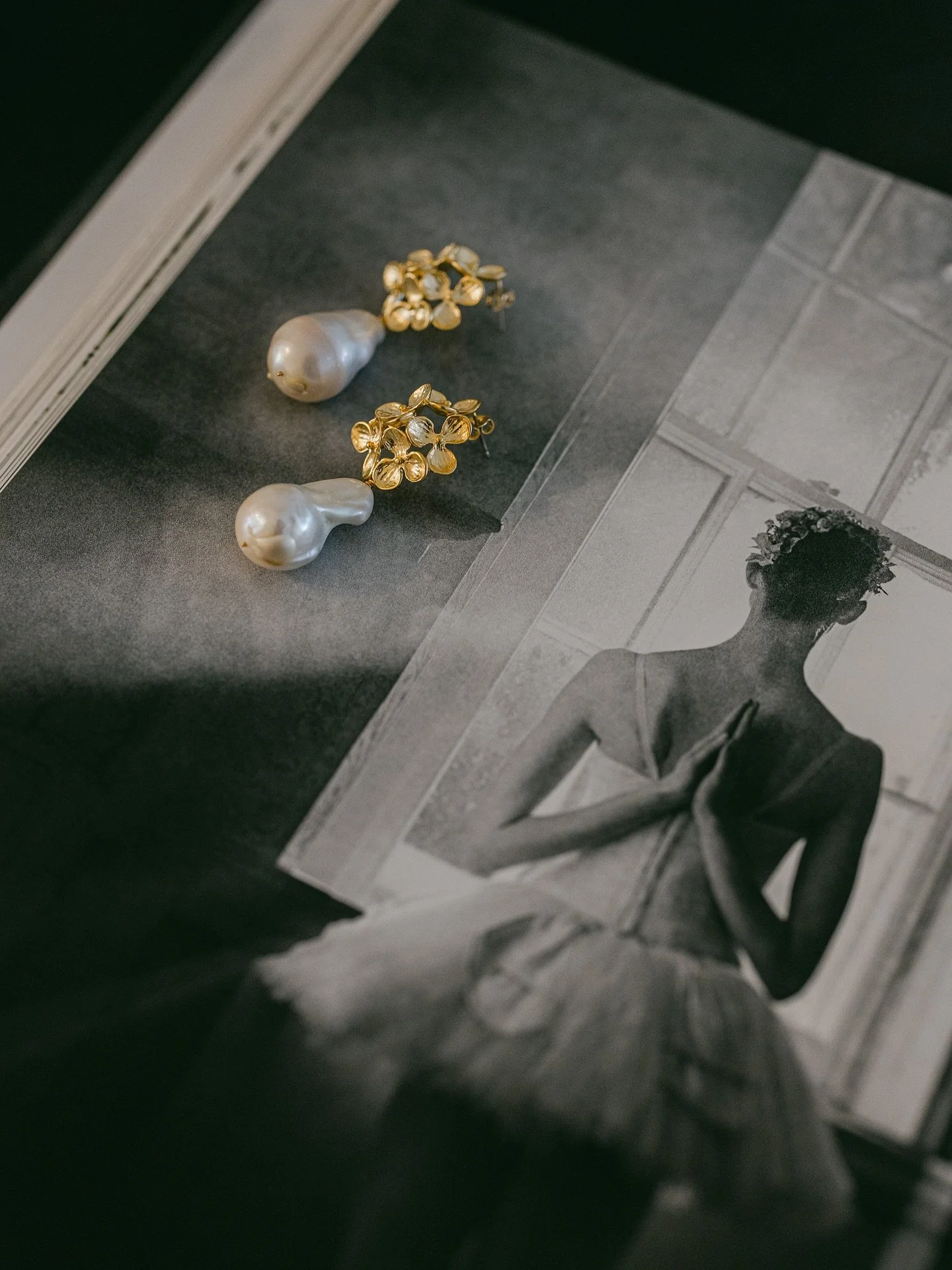 At weddings, I just love capturing the details. Some of them carry stories that span generations, while others are all about being the bride&rsquo;s special choice.

This time, it was these stunning pieces by @studiodianamartins . I photographed them