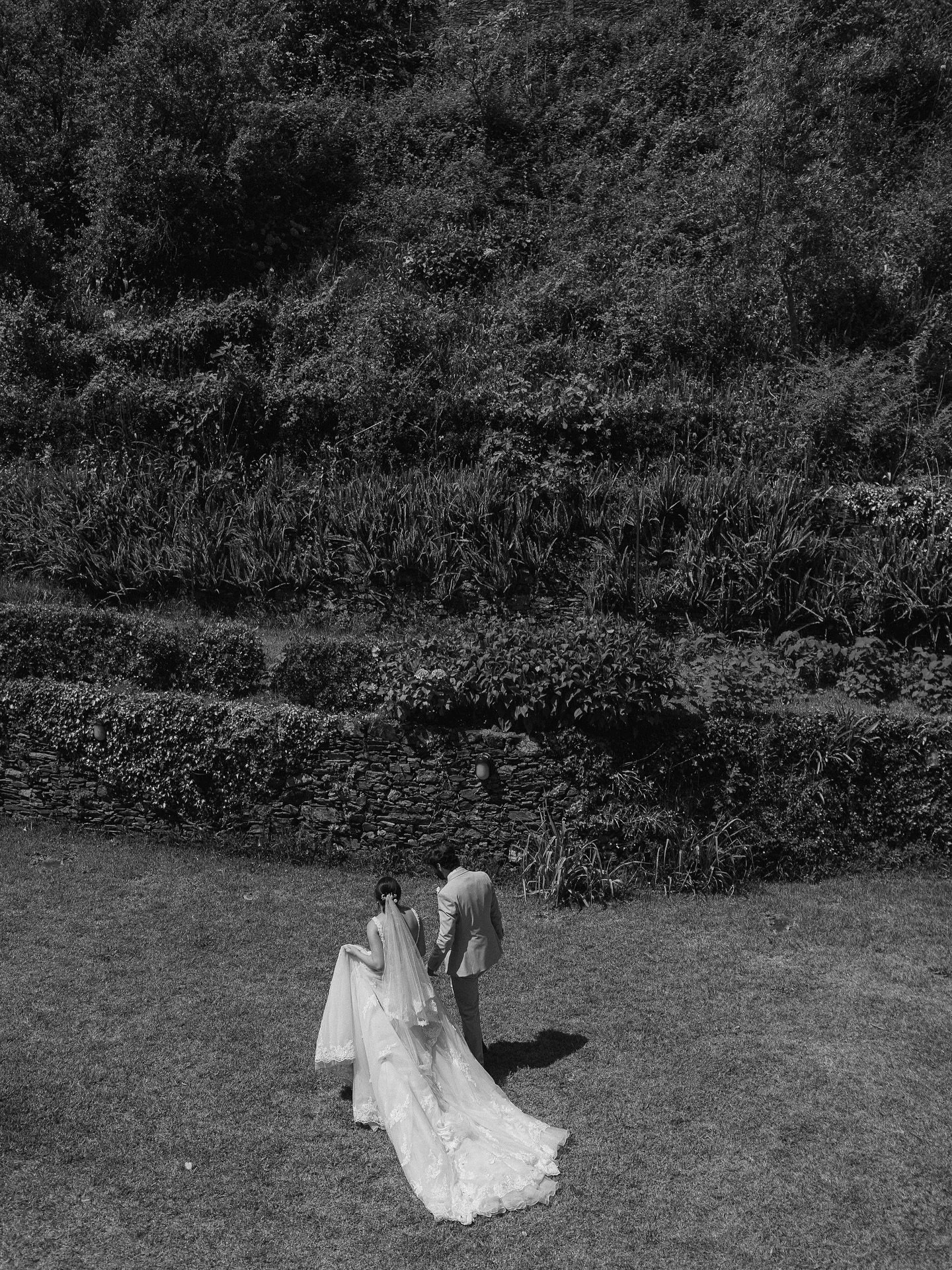 Lately, I feel I could live entirely in shades of black and white, where every frame feels timeless and true. Am I the only one who feels this way? 

What do you think?

#weddingphotography #portugalweddingphotographer  #gettingmarriedinportugal #des