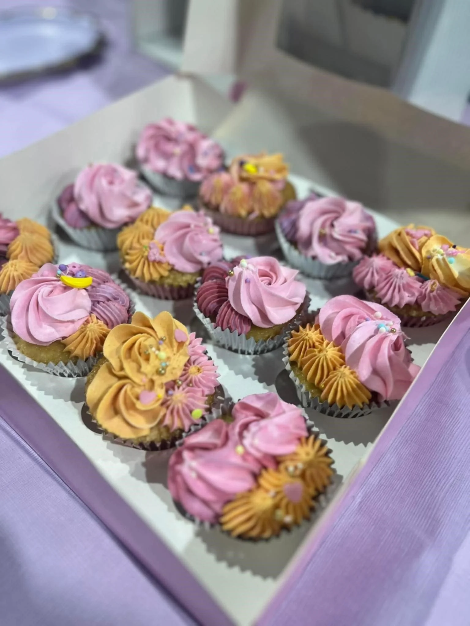 40th birthday cupcakes - pink-orange.jpg