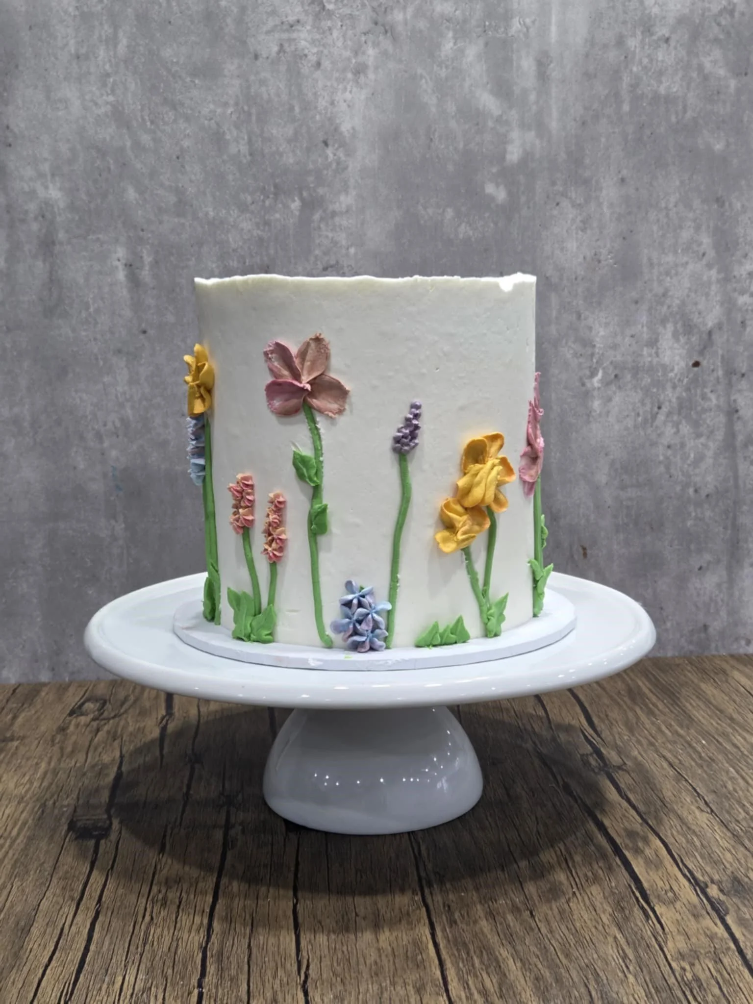 Baby shower floral cake.jpg