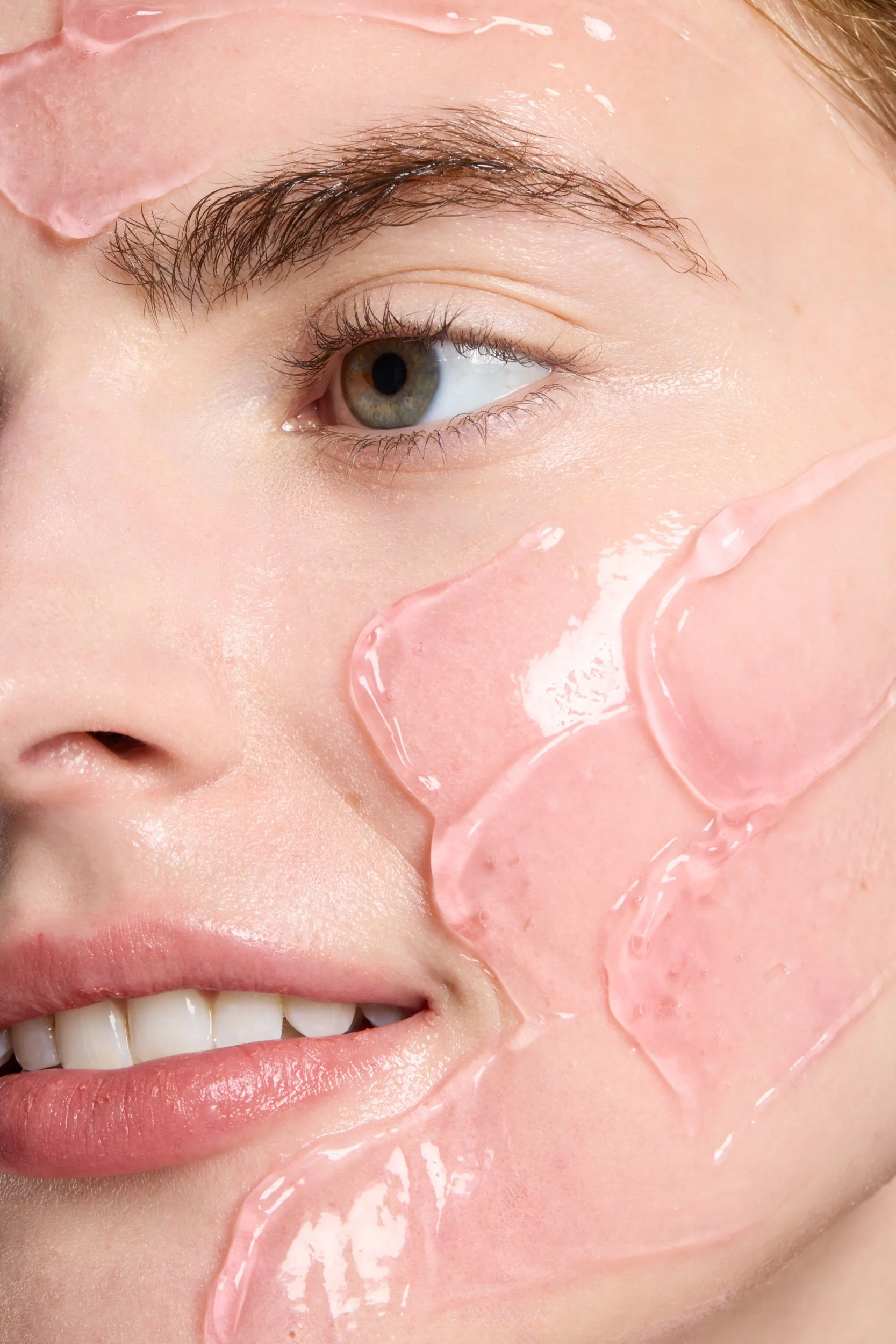 joshua-pestka-mary-kay-k-beauty-collagen-gel-texture-extreme-close-up.jpg