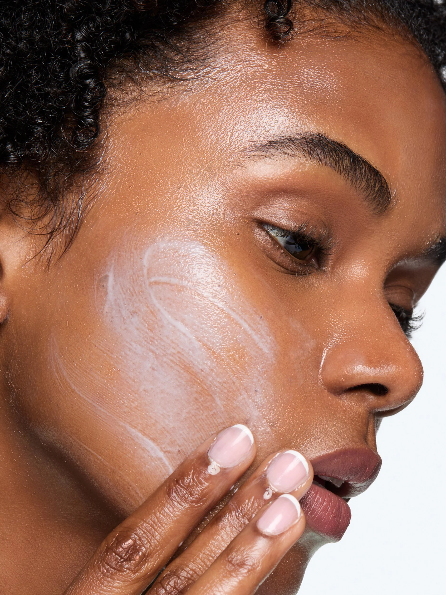 joshua-pestka-mary-kay-k-beauty-cleansing-balm-application-profile-close-up.jpg