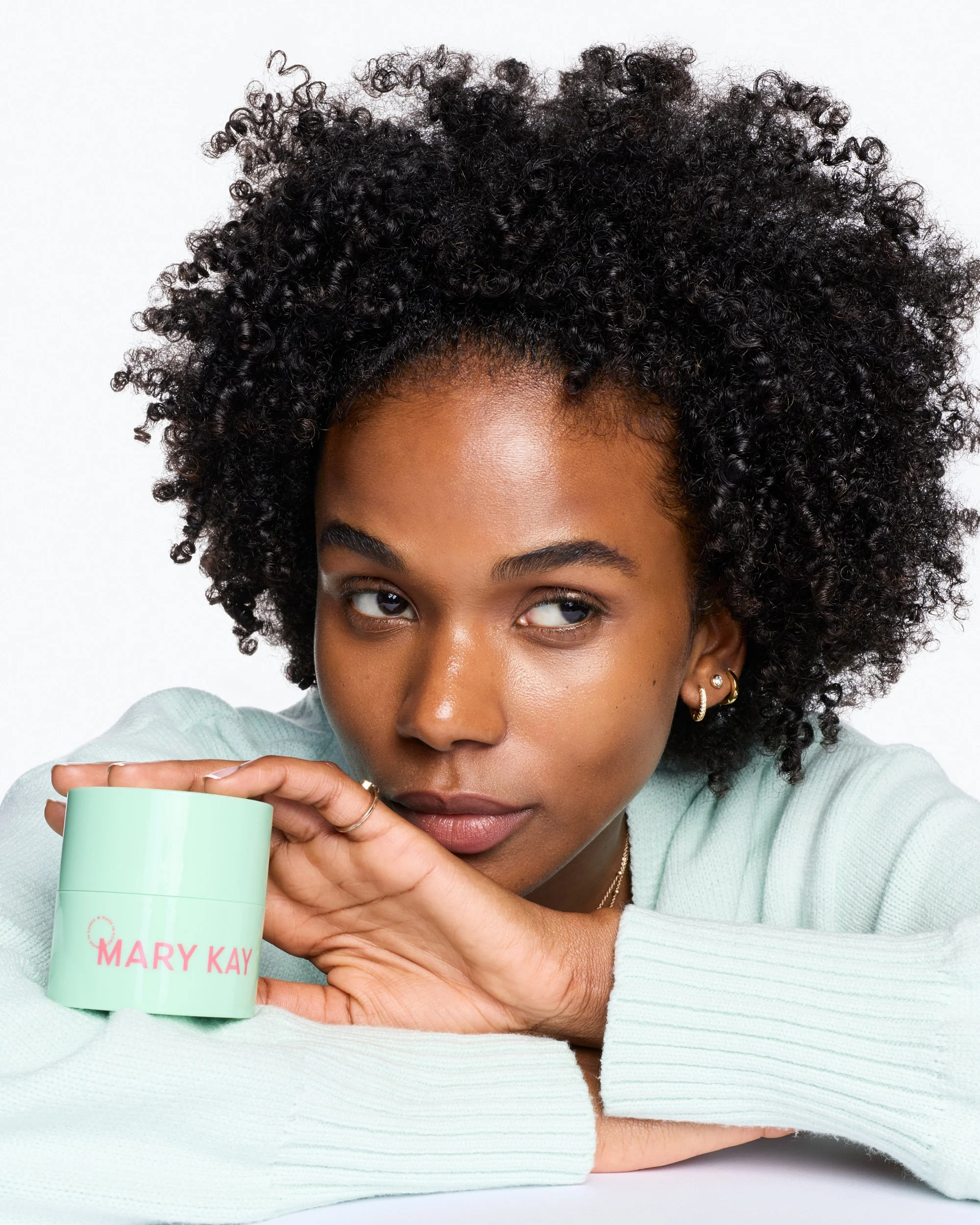 joshua-pestka-mary-kay-k-beauty-cleansing-balm-mint-jar-curly-hair-model.jpg