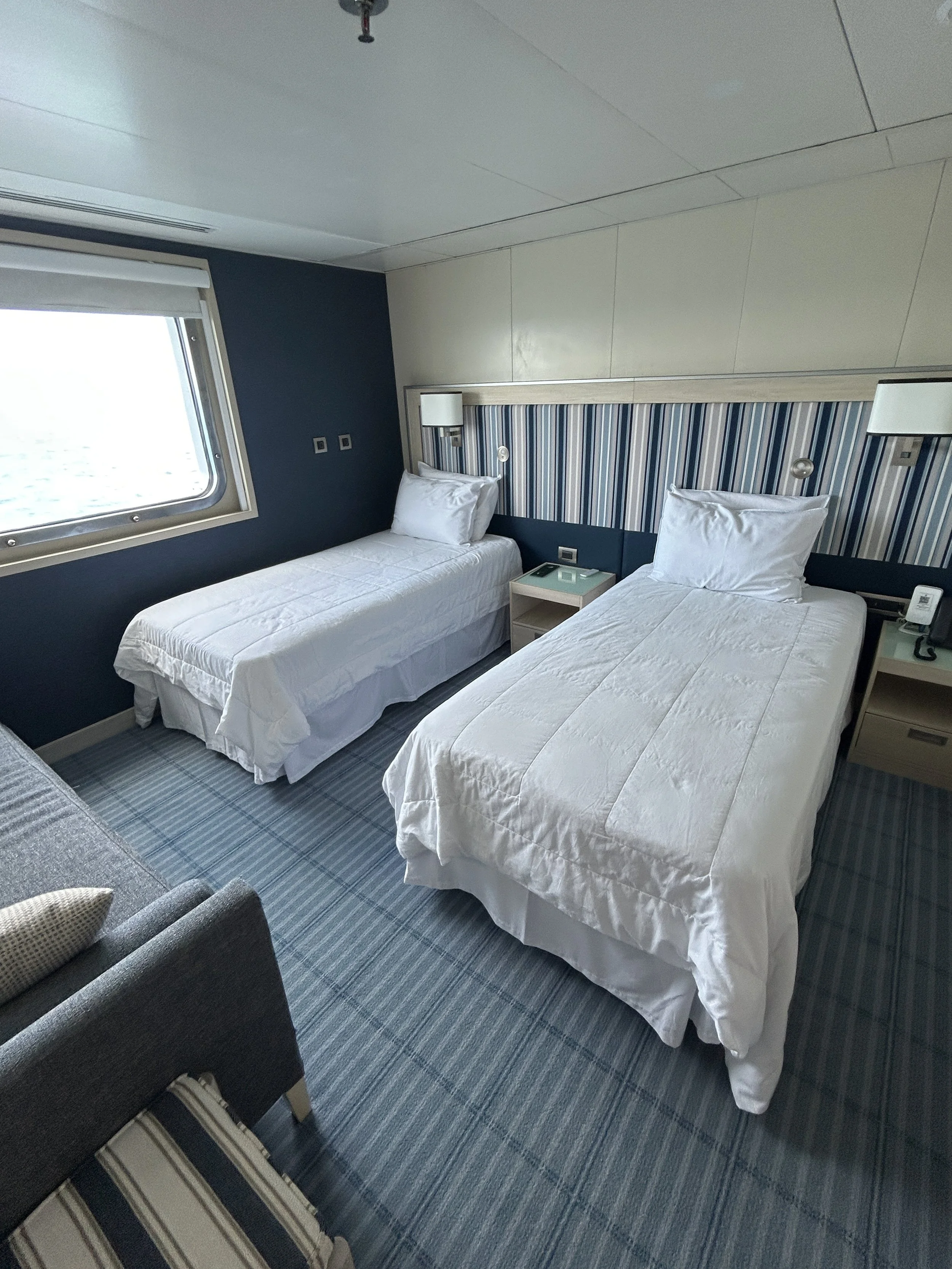 hx expeditions santa cruz ship twin stateroom.JPG
