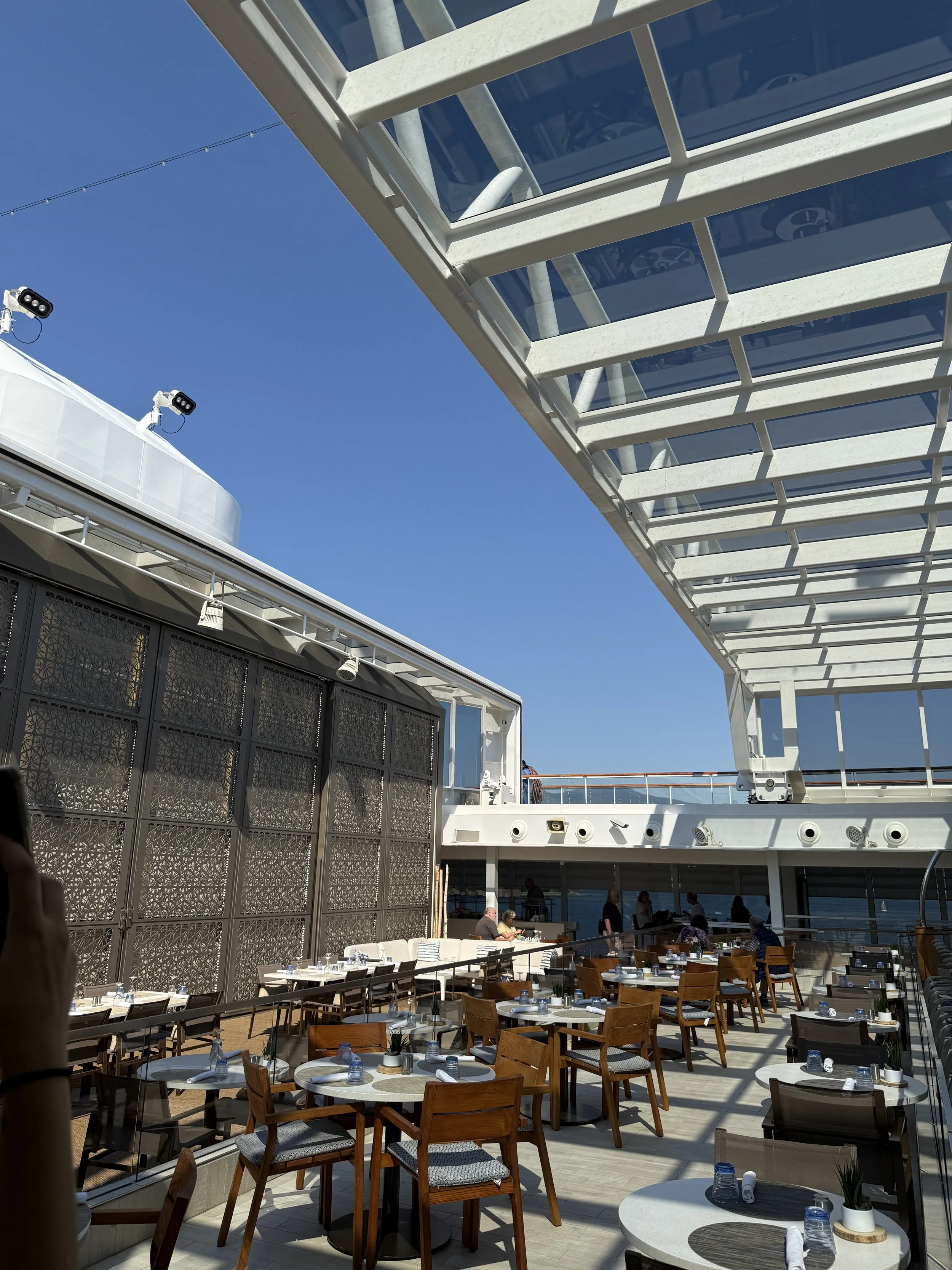 retractable roof in the wintergarden.JPG