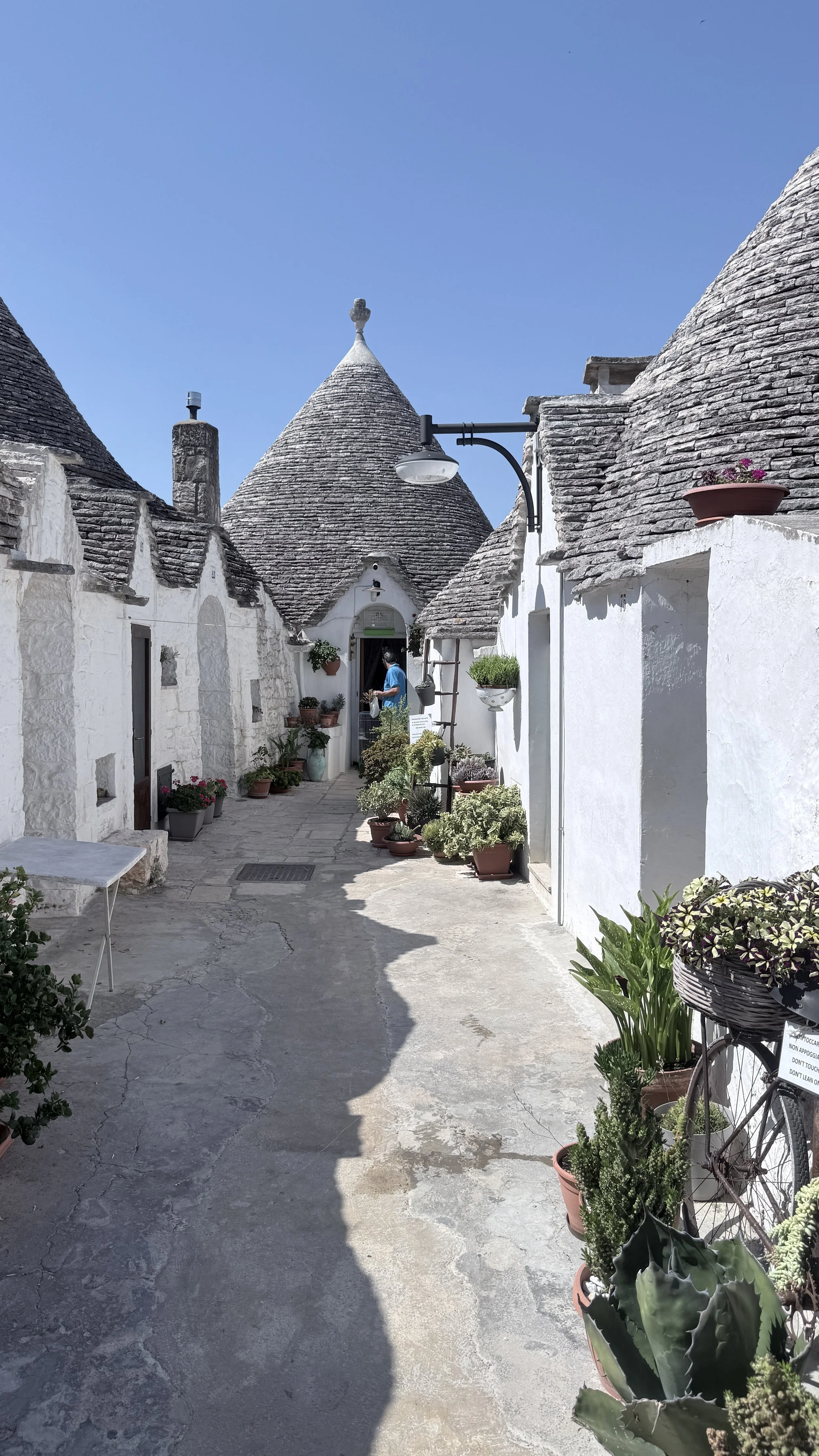 trulli houses alberobello.JPEG