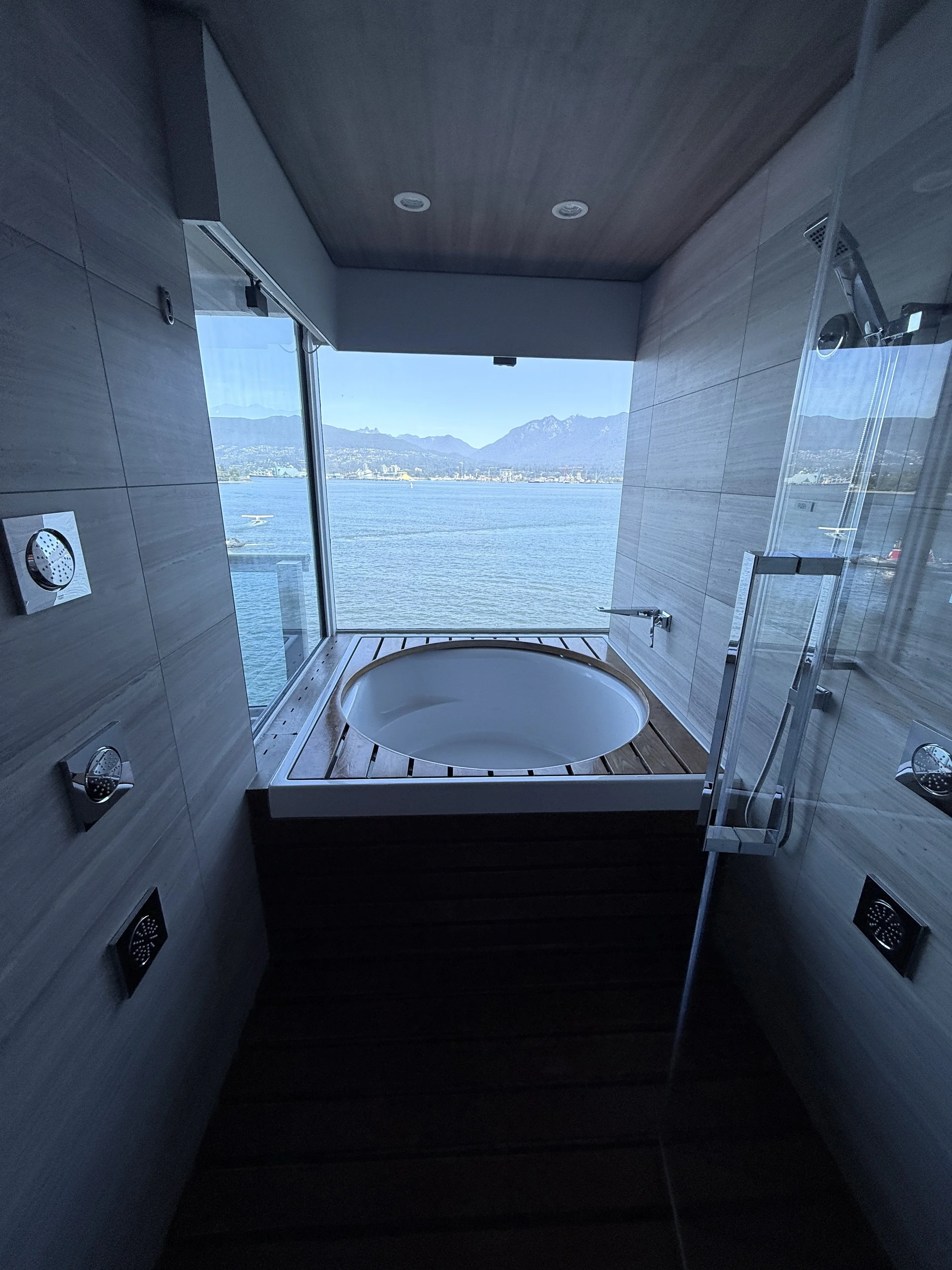 Azamara Pursuit spa suite soaker tub.JPG