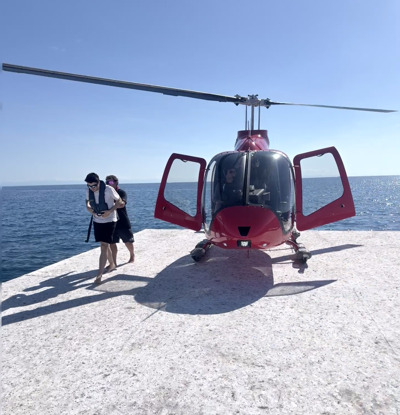 Helicopter tour over Great Barrier Reef.png