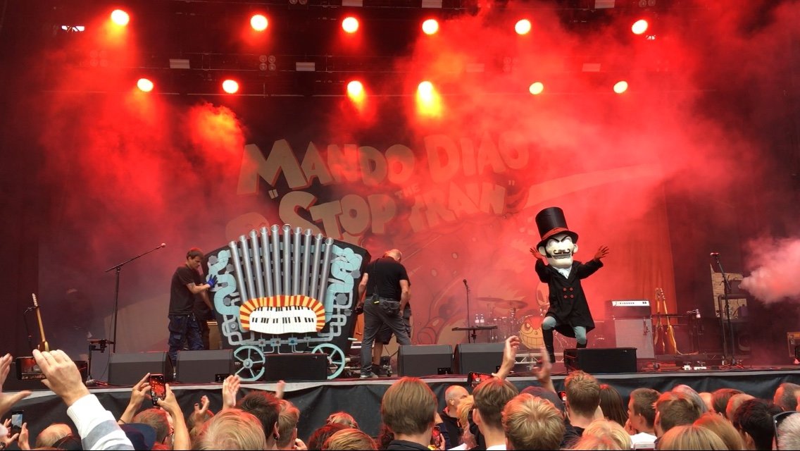 Design and build of mascot suit and magic music wagon for Mando Diao Summer tour 2022