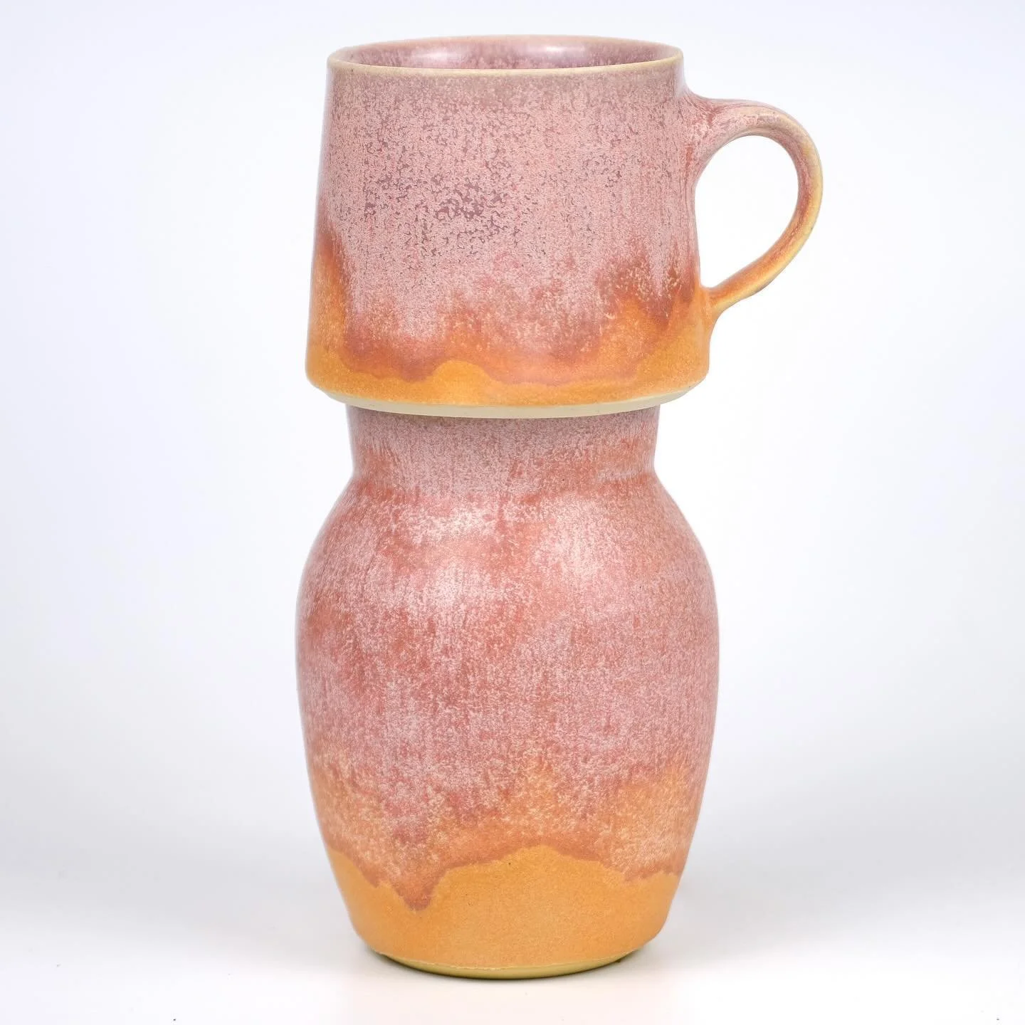 As much as I simply cannot get enough green and blue glazed pots in my life, I&rsquo;m very much into this pink/orange situation 🧡💗

Also, swipe for our LOGO STAMP REVEAL! 😀