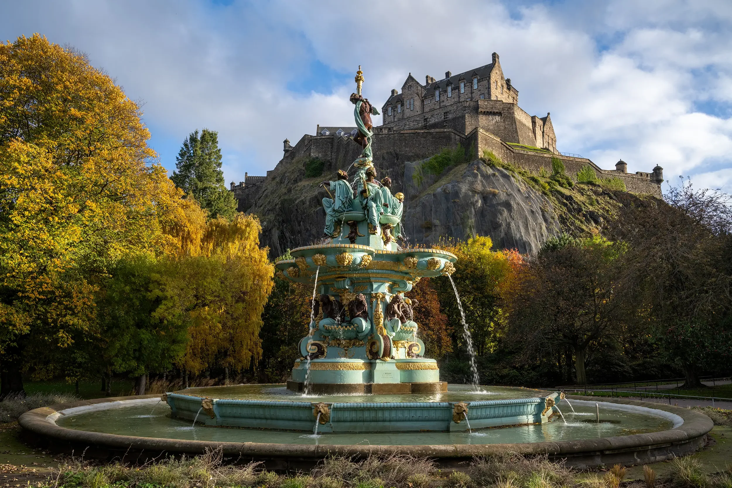 Edinburgh Castle & The Ross Fountain