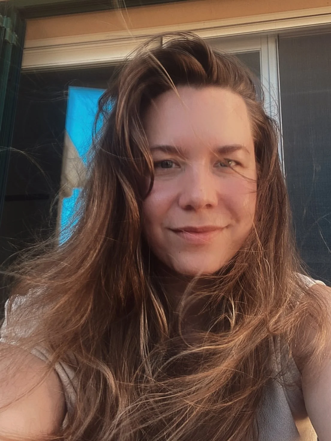 Vor 7 Jahren sa&szlig; ich an einem Punkt, an dem ich nicht mehr wusste, wie ich weitermachen soll. PTSD, Flashbacks, mein Nervensystem st&auml;ndig im Alarmzustand. Und gleichzeitig hatte ich schon begonnen, R&auml;ume zu halten &ndash; Yoga, Tanz, 