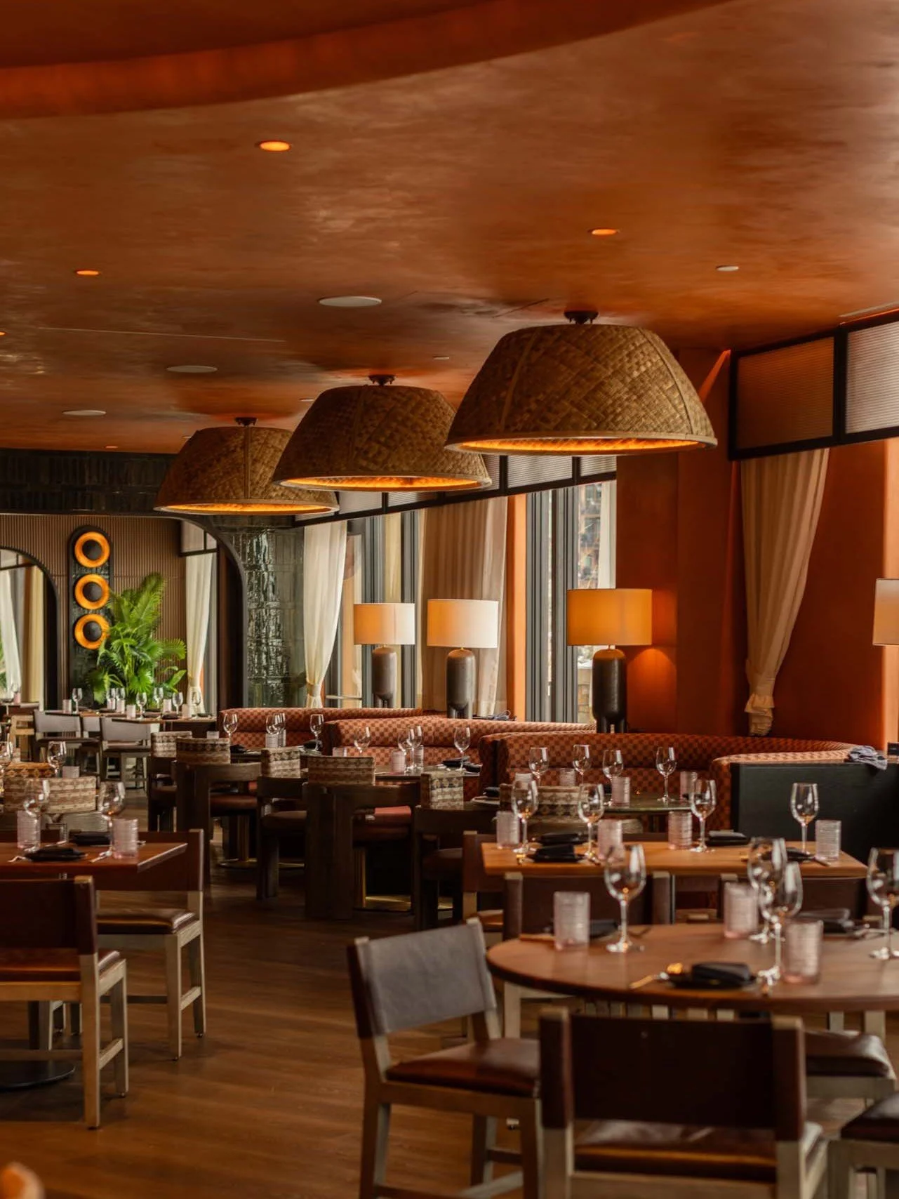 Warm, inviting, and alive with Latin spirit. At Toro Snowmass, rich wood tones, woven textures, lush greenery, and a golden glow create a lively yet refined atmosphere.

#torosnowmass #chefrichardsandoval #viceroysnowmass #viceroyhotels