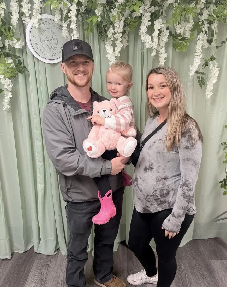Big sister duties are officially starting! ✨

This sweet family came in to meet their newest little love, and one special girl was absolutely over the moon to see her baby sibling. Watching siblings connect before birth is one of our favorite parts o
