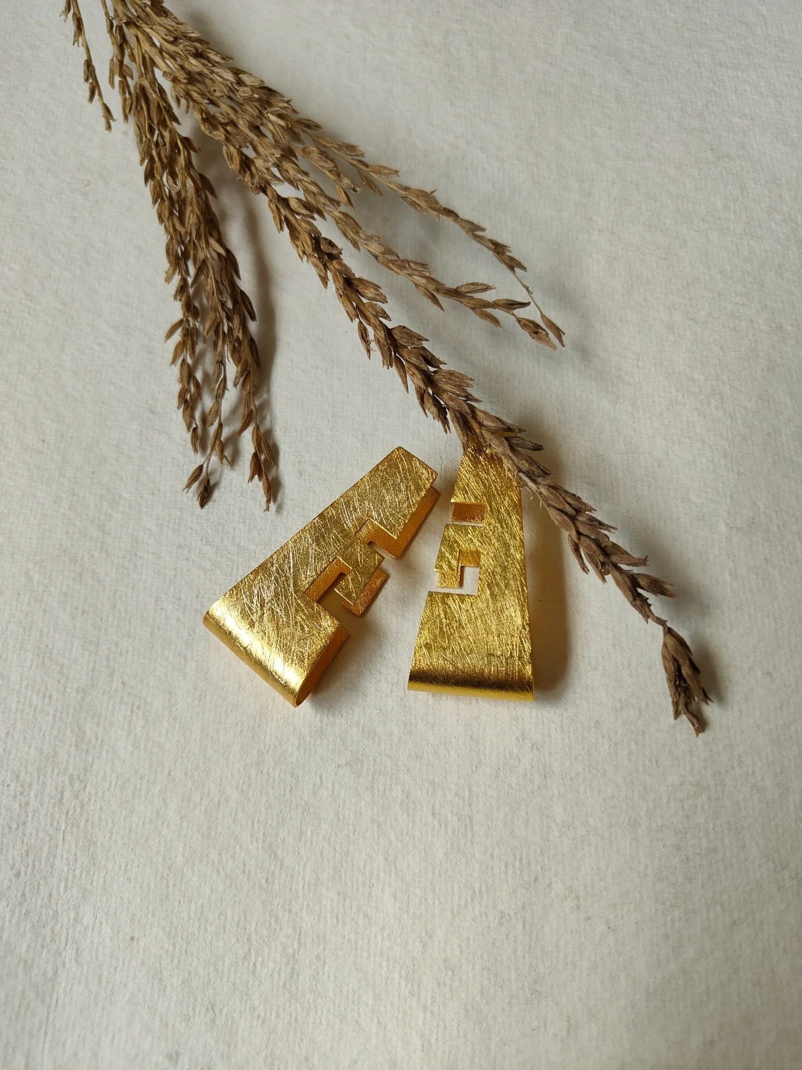 lura-earrings-410327.jpg