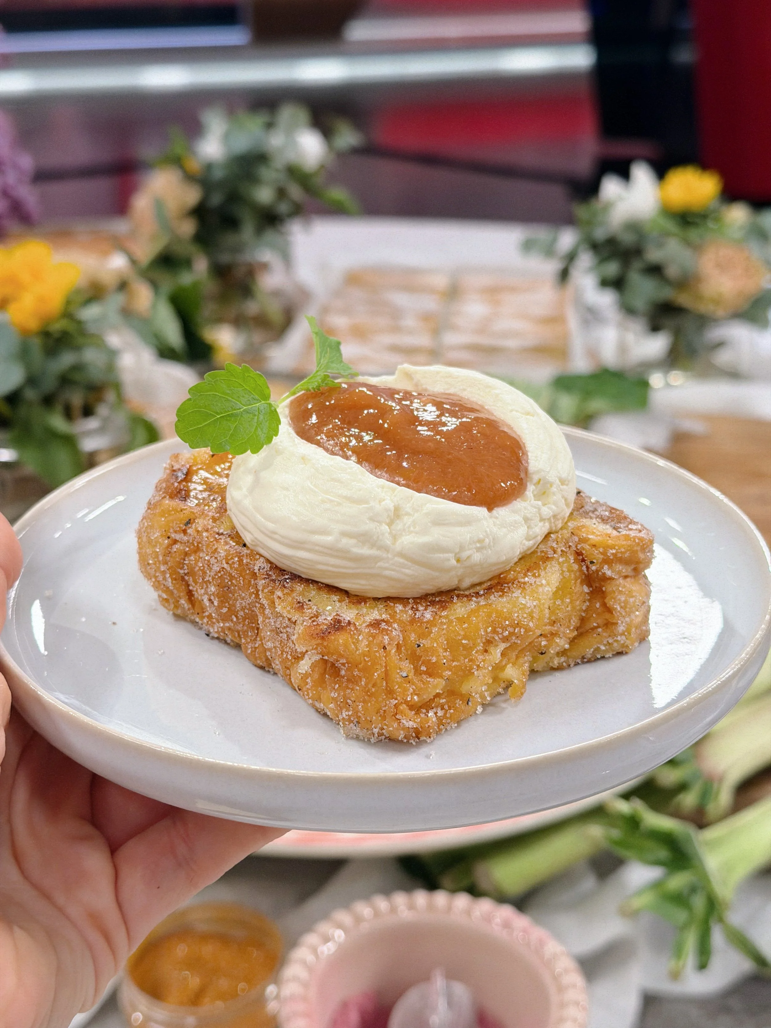 Fattiga riddare med rabarber och citronmascarpone