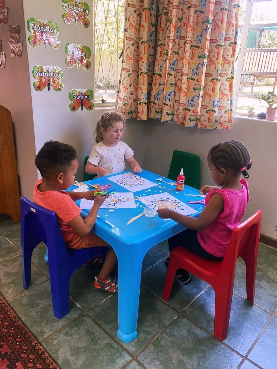 Last week&rsquo;s theme was Weather 🌦️ and in the Midlands at this time of the year, this happens to be very appropriate - we are experiencing ☀️ 🌬️ ☔️ 🥶 🥵 

Our hippos and penguins even got to do some cloud identification literally and imaginati