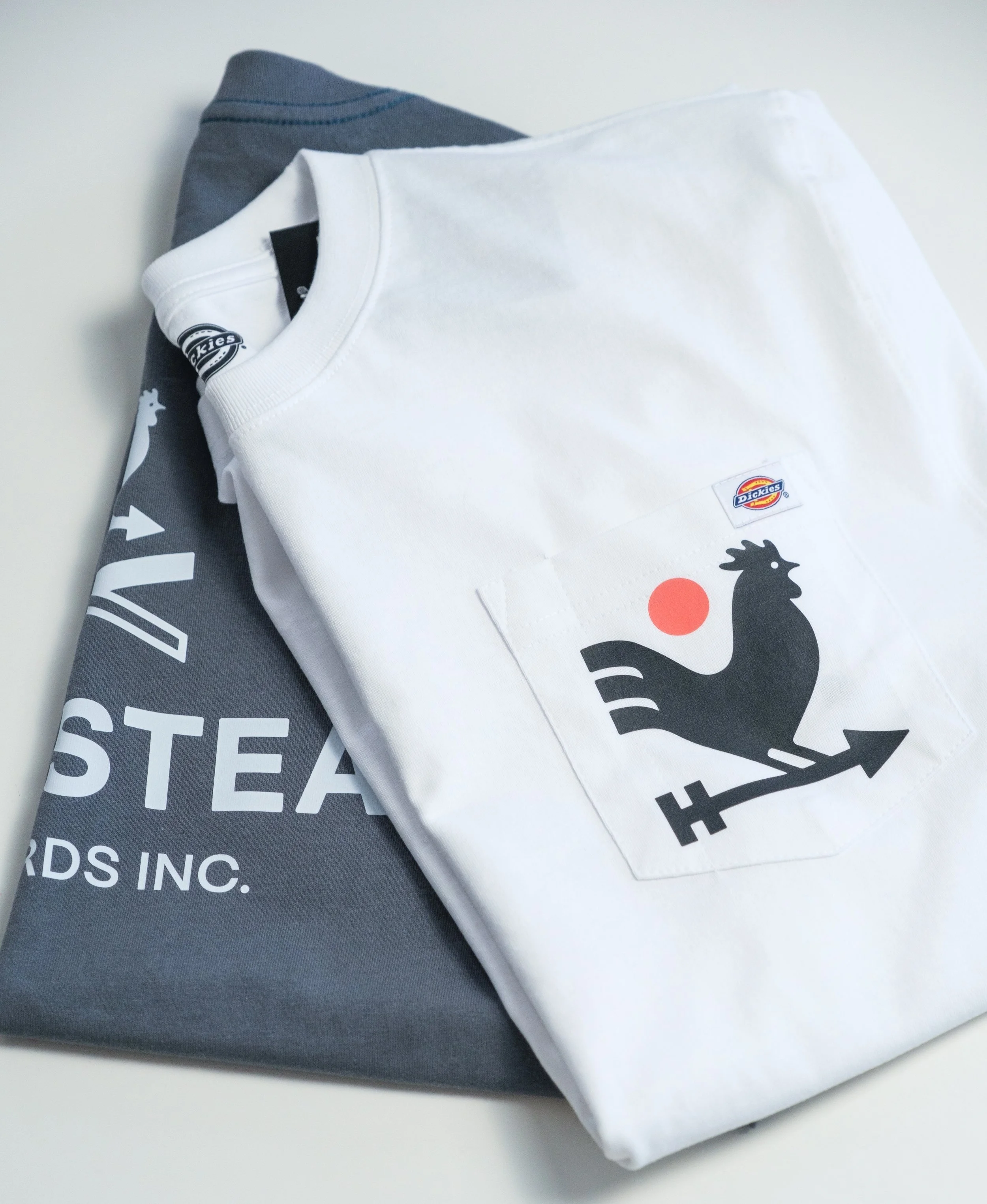 Découvrez notre boutique pour les produits Homestead Records et la marchandise de nos artistes ! 