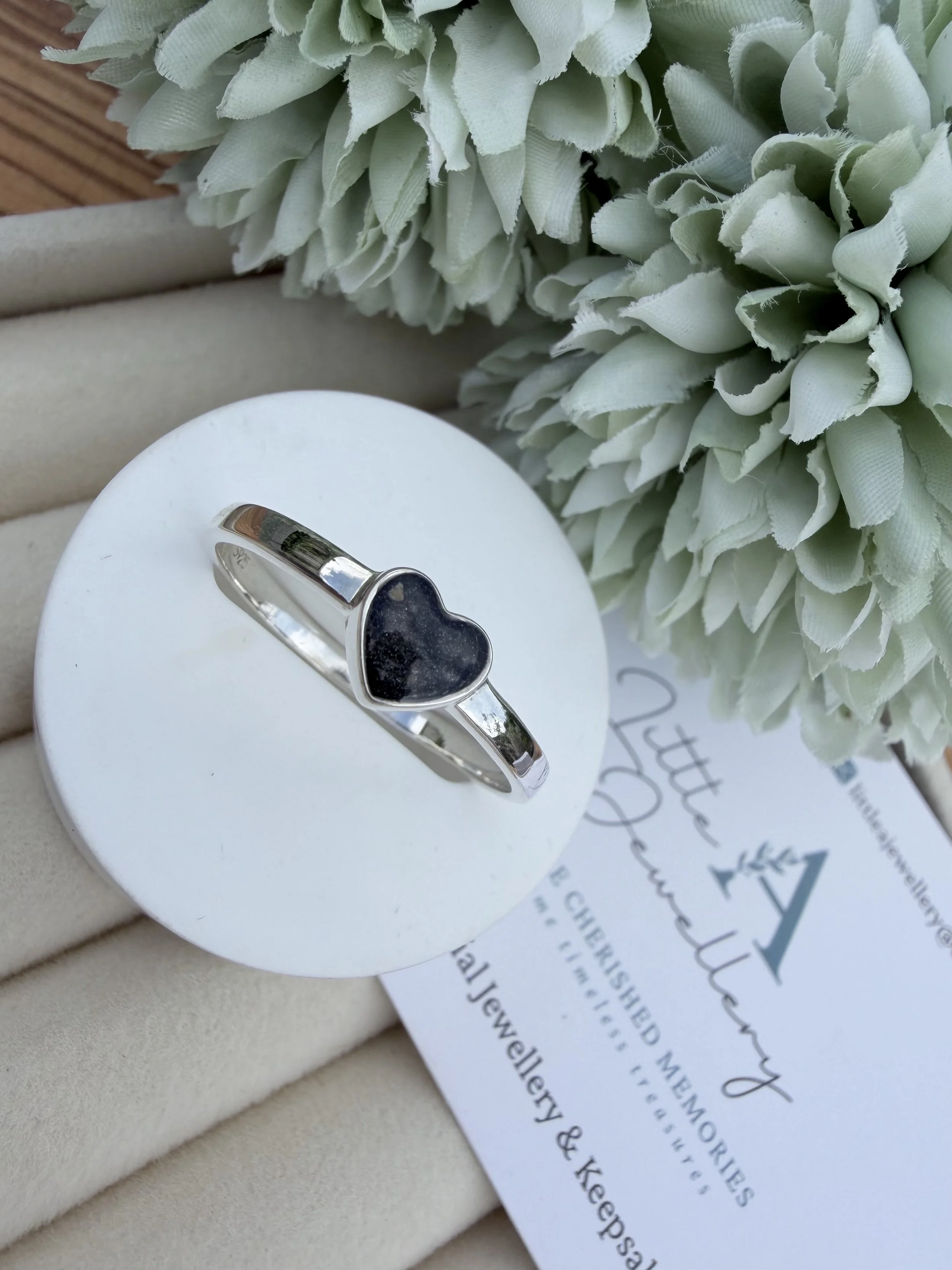 Simple Heart Ring